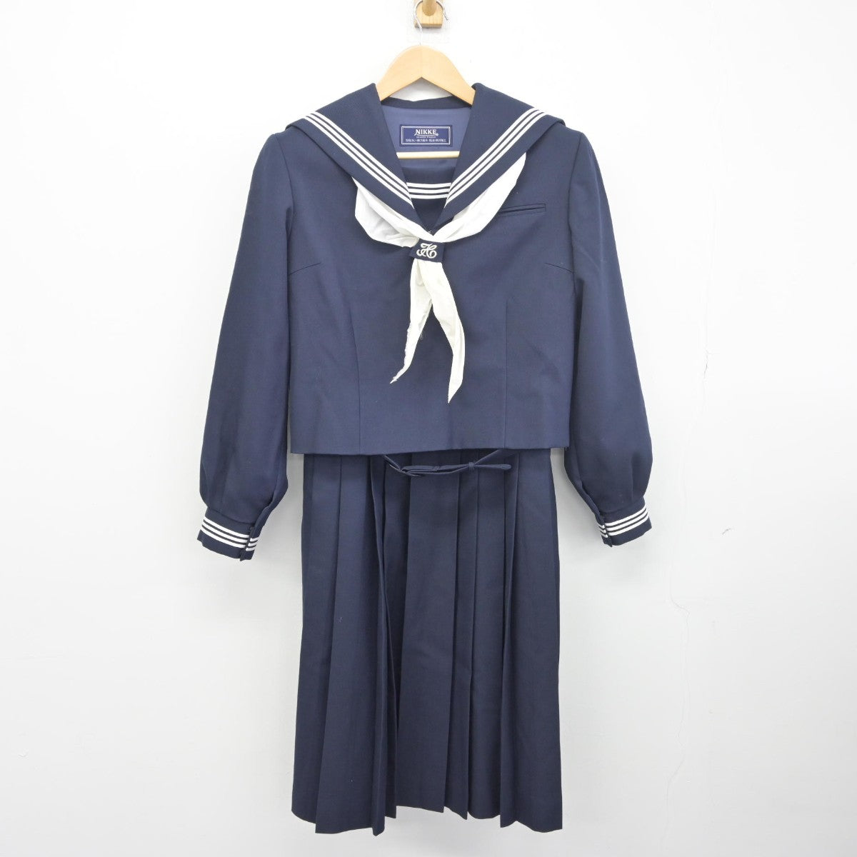 【中古】茨城県 平磯中学校 女子制服 4点（セーラー服・ジャンパースカート）sf033807