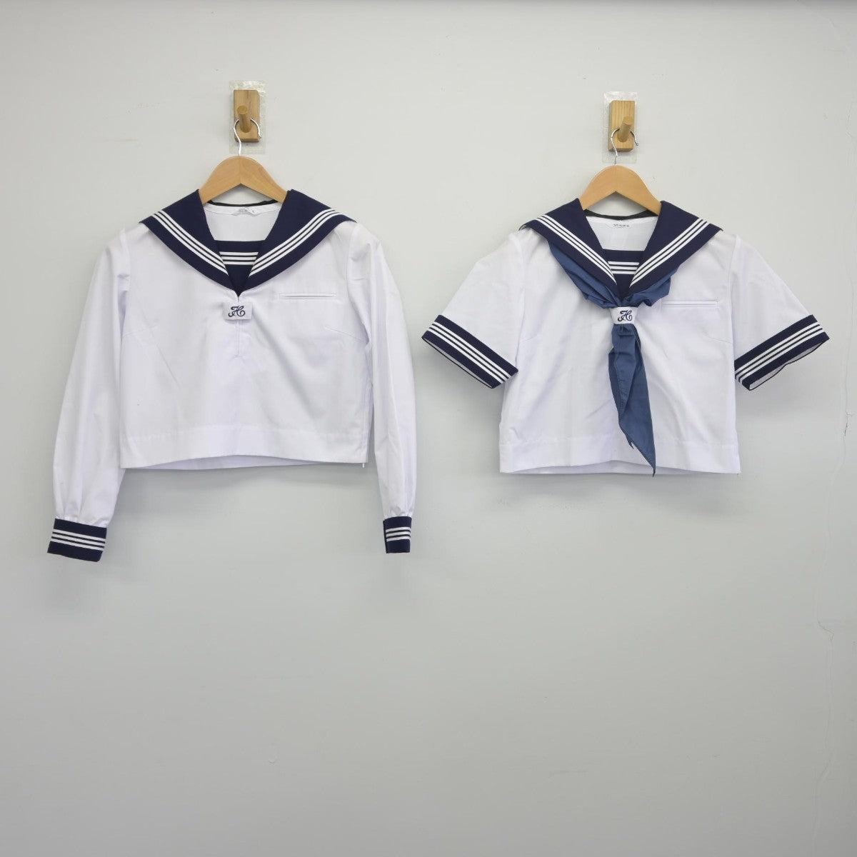 【中古】茨城県 ひたちなか市立美乃浜学園 女子制服 4点（セーラー服・スカート）sf033811