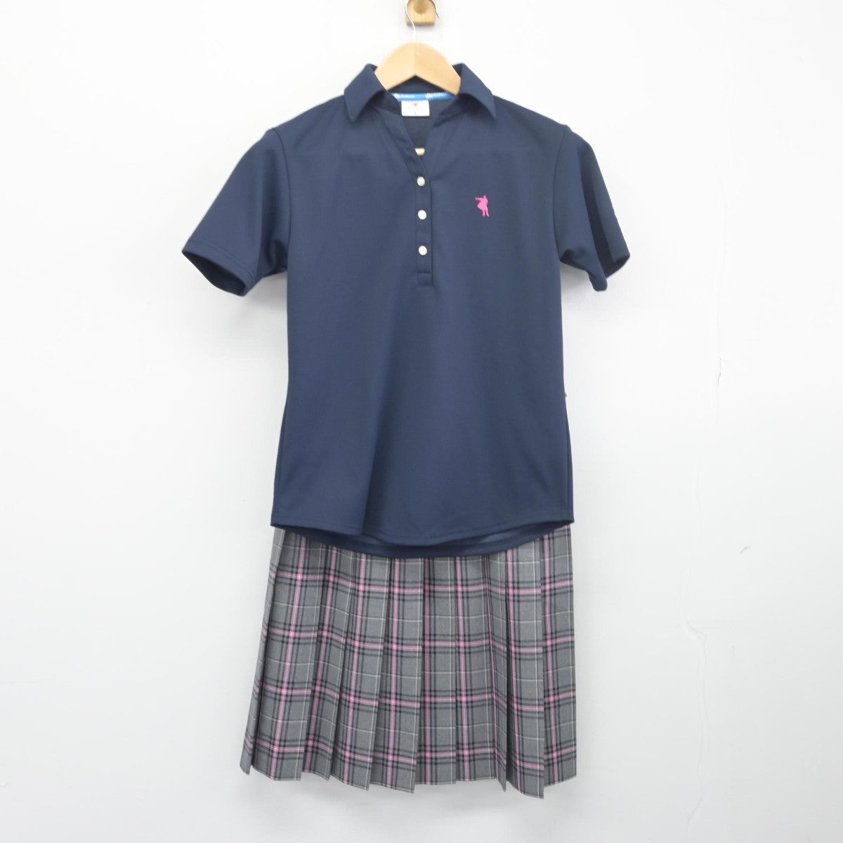 【中古】 クラーク記念国際高等学校 女子制服 2点（シャツ・スカート）sf033850