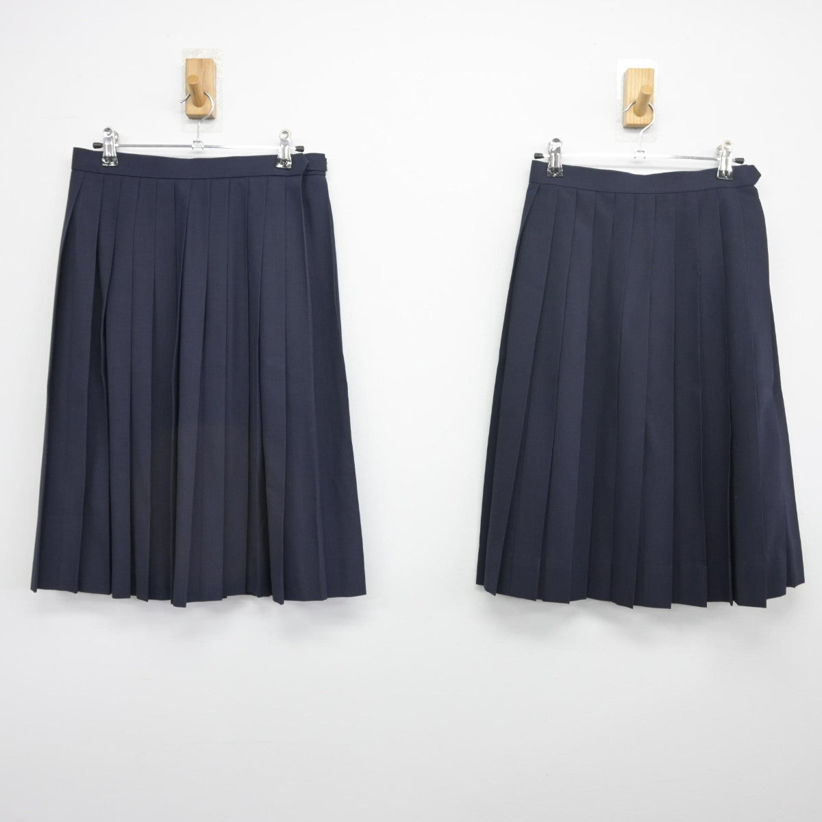 【中古】岐阜県 八百津中学校 女子制服 2点（スカート・スカート）sf033888