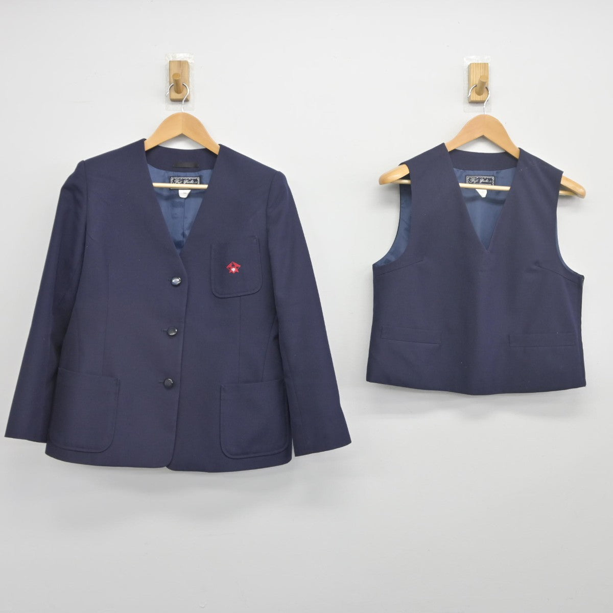 【中古】埼玉県 城南中学校 女子制服 3点（ブレザー・ベスト・スカート）sf033898