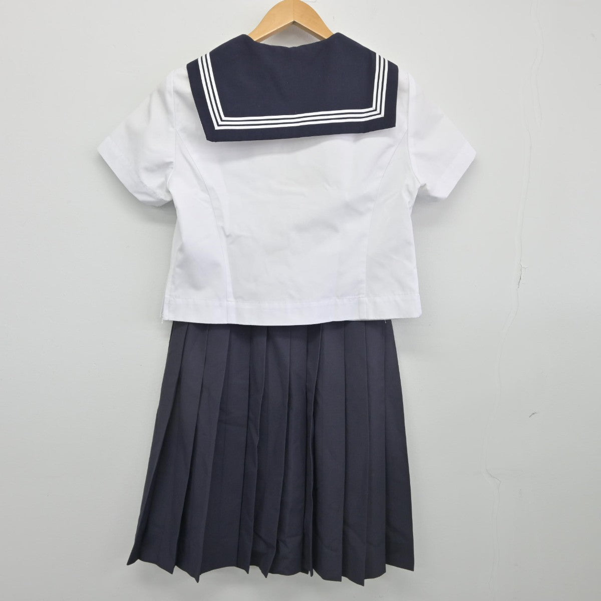 【中古】北海道 札幌北高等学校 女子制服 3点（セーラー服・セーラー服・スカート）sf033907