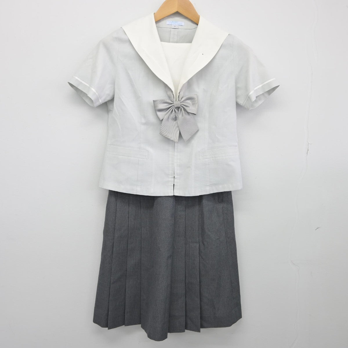 【中古】福岡県 九州国際大学付属高等学校 女子制服 3点（セーラー服・スカート）sf033922