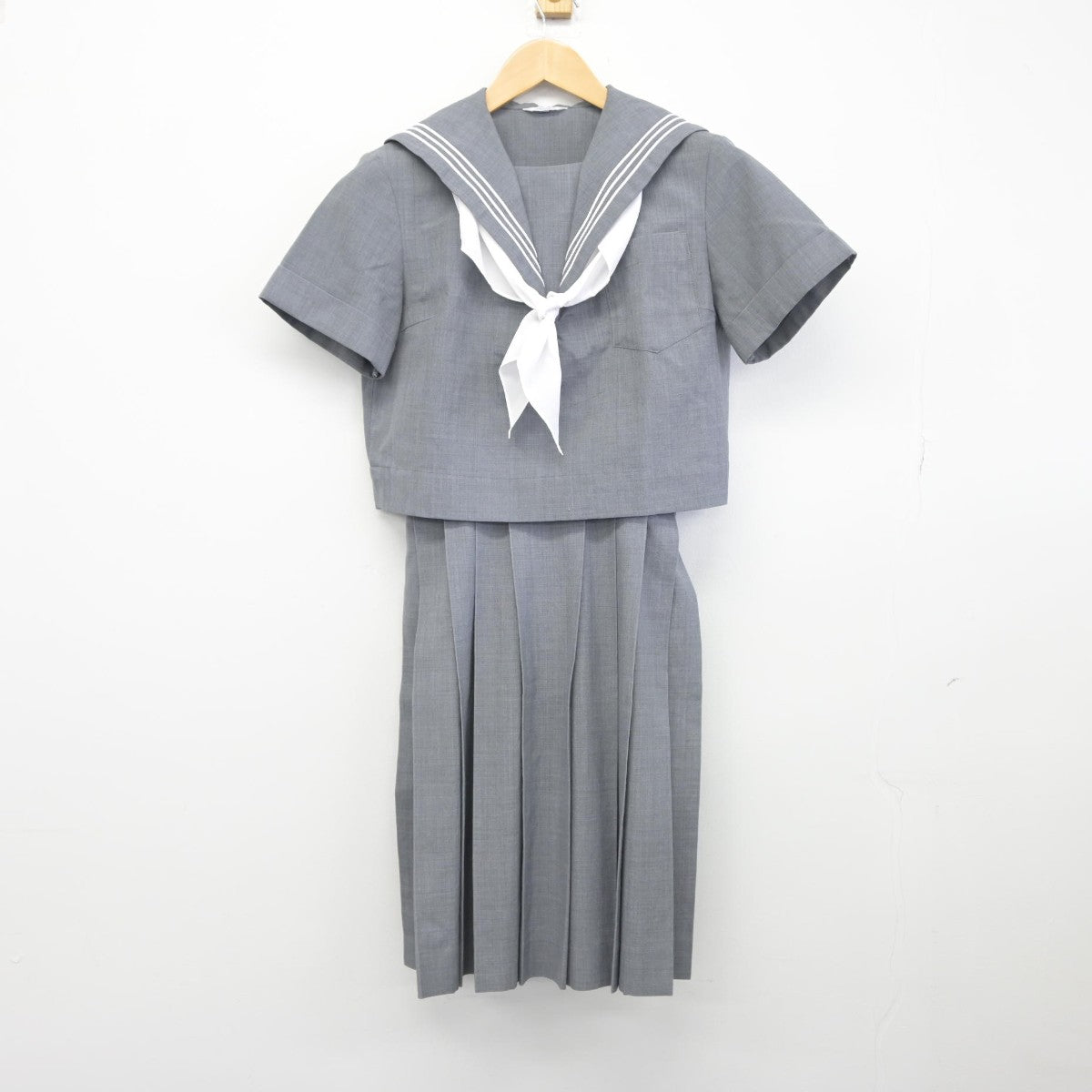 【中古】熊本県 済々黌高等学校 女子制服 3点（セーラー服・スカート）sf033976