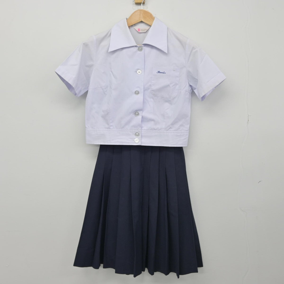 【中古】奈良県 天理高等学校 女子制服 3点（シャツ・スカート）sf034063