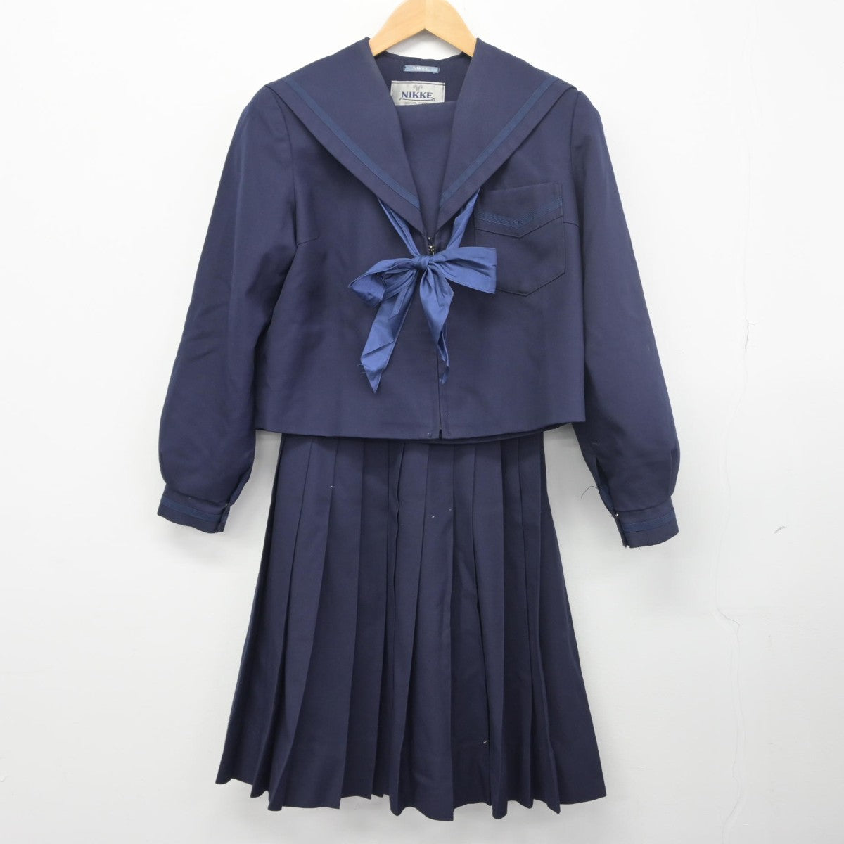 【中古】奈良県 斑鳩中学校 女子制服 4点（ニット・セーラー服・スカート）sf034070