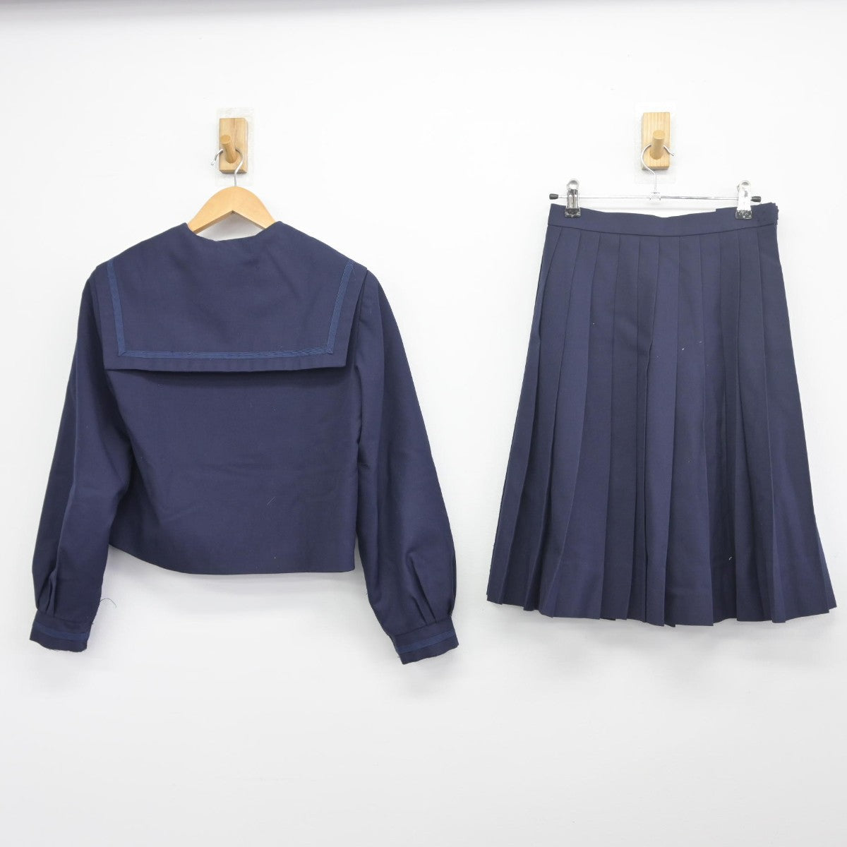 【中古】奈良県 斑鳩中学校 女子制服 4点（ニット・セーラー服・スカート）sf034070