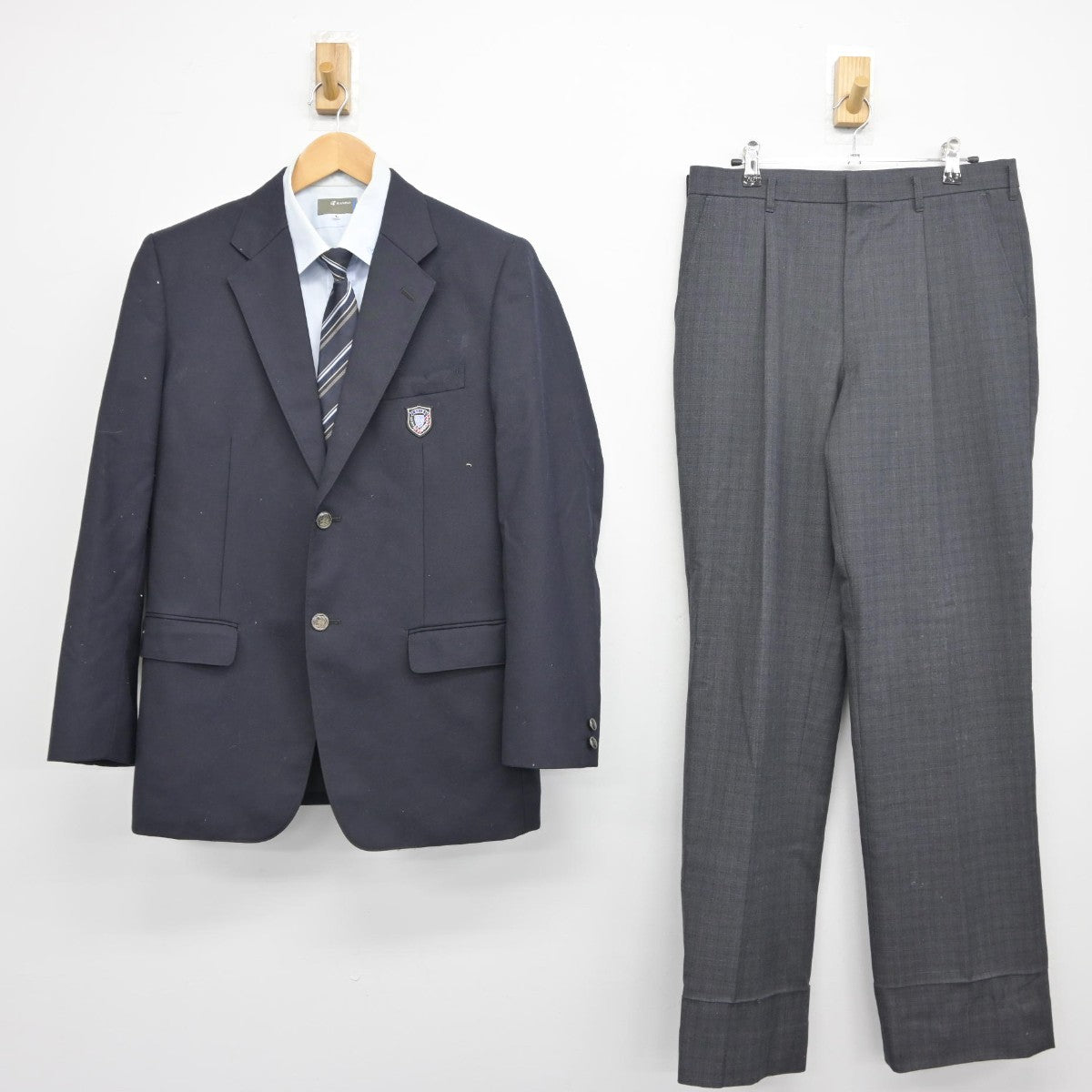 【中古】千葉県 ちはら台西中学校 男子制服 4点（ブレザー・シャツ・ズボン）sf034076