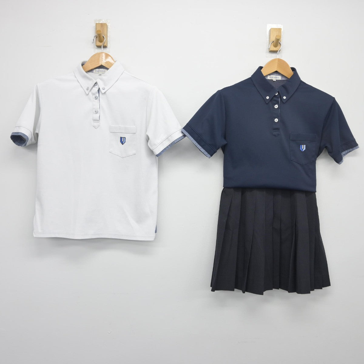 【中古】福岡県 _誠高等学校 女子制服 4点（シャツ・スカート）sf034107