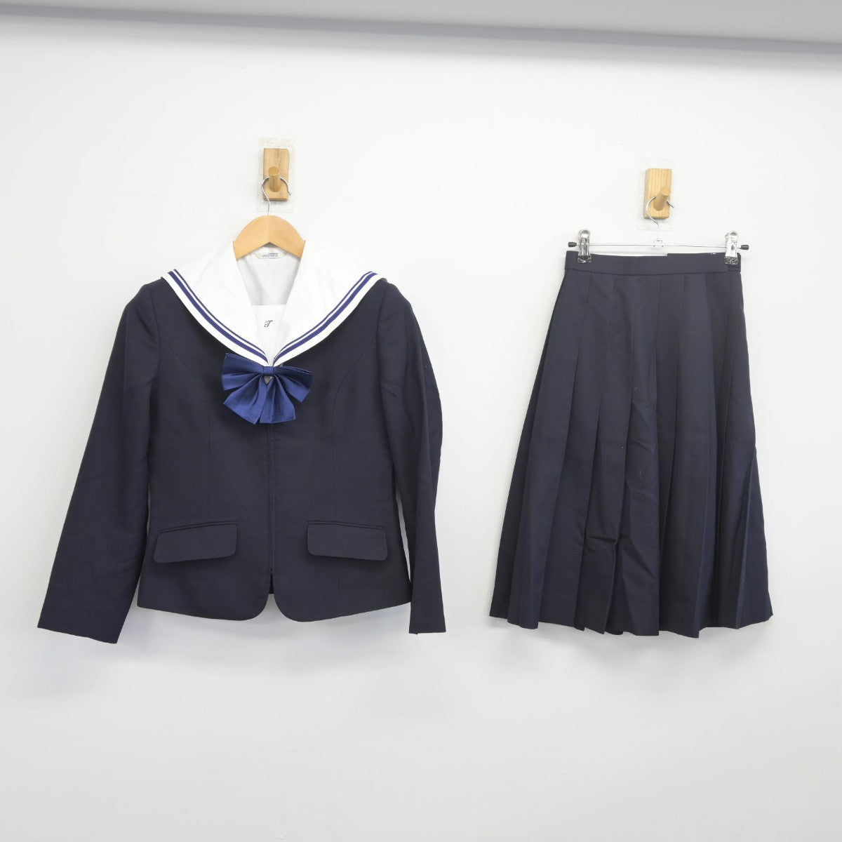 【中古】東京都 竪川中学校 女子制服 4点（ブレザー・セーラー服・スカート）sf034127