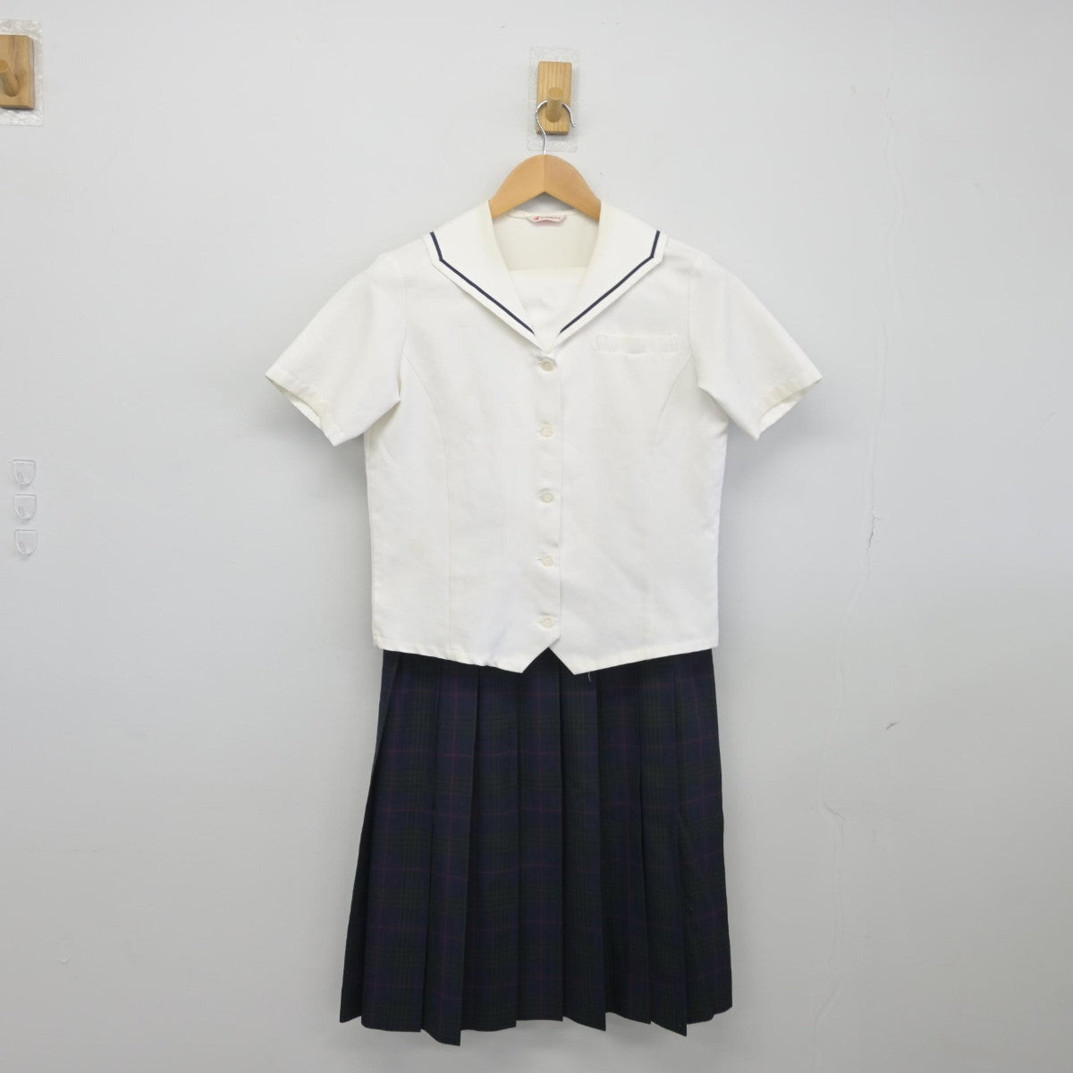 【中古】福岡県 筑紫中央高等学校 女子制服 3点（セーラー服・スカート）sf034136