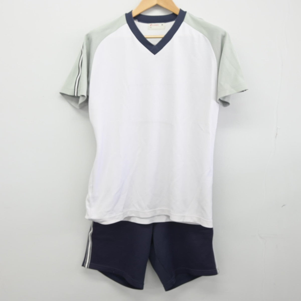 【中古】熊本県 大津北中学校 女子制服 2点（体操服 上・体操服 下）sf034157