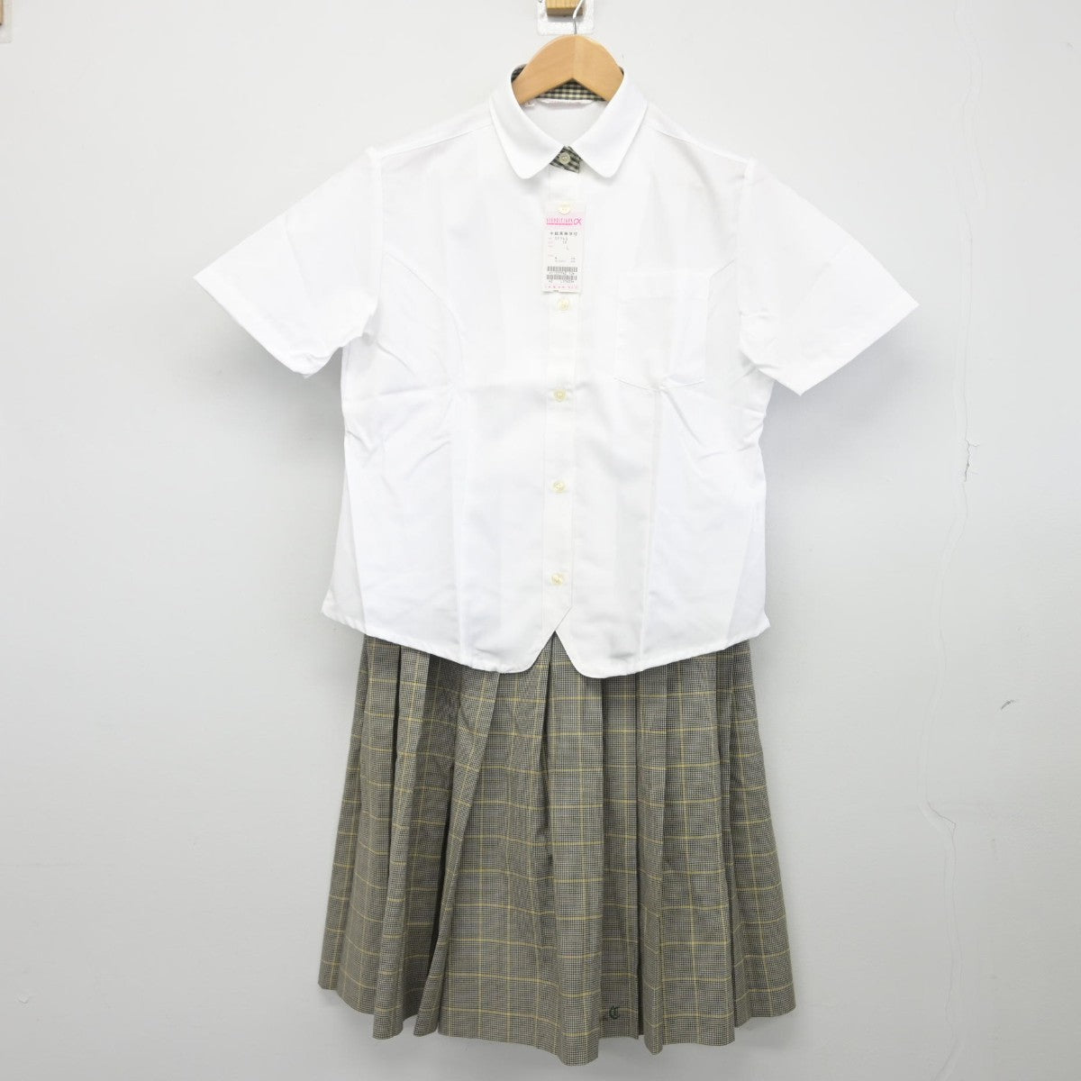 【中古】新潟県 中越高等学校 女子制服 2点（シャツ・スカート）sf034195