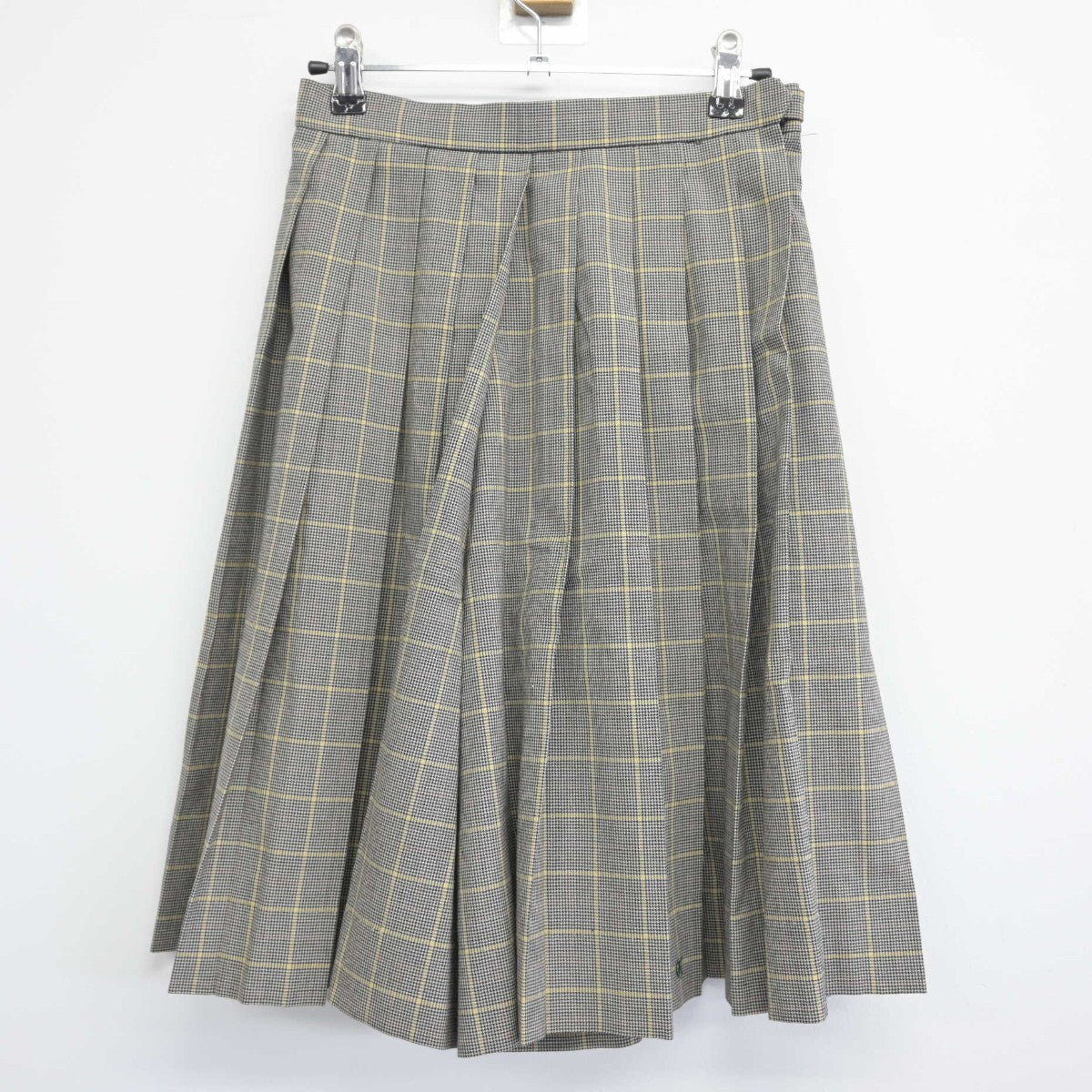 【中古】新潟県 中越高等学校 女子制服 2点（シャツ・スカート）sf034196