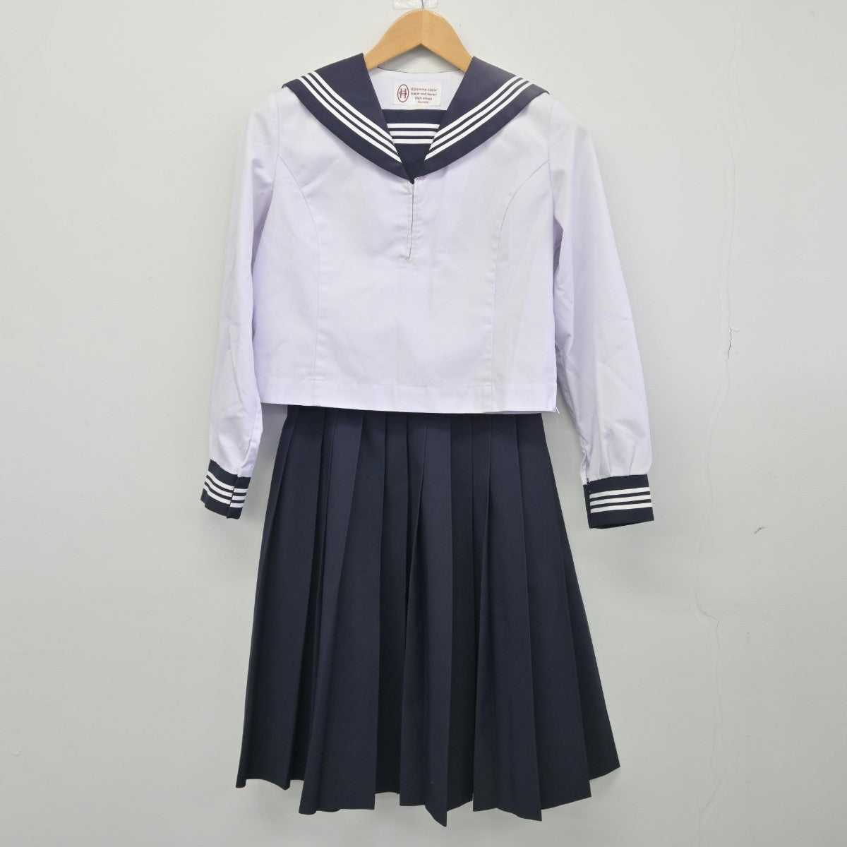 【中古】広島県 比治山女子高等学校 女子制服 2点（セーラー服・スカート）sf034208