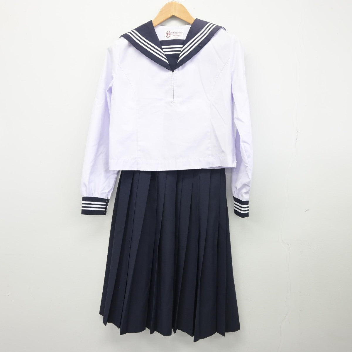 【中古】広島県 比治山女子高等学校 女子制服 2点（セーラー服・スカート）sf034209