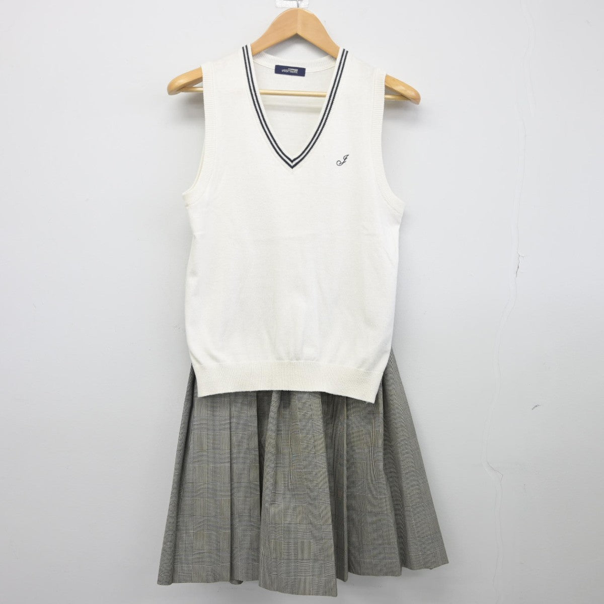 【中古】東京都 城西大学付属城西中学校 女子制服 3点（ニットベスト・スカート）sf034218