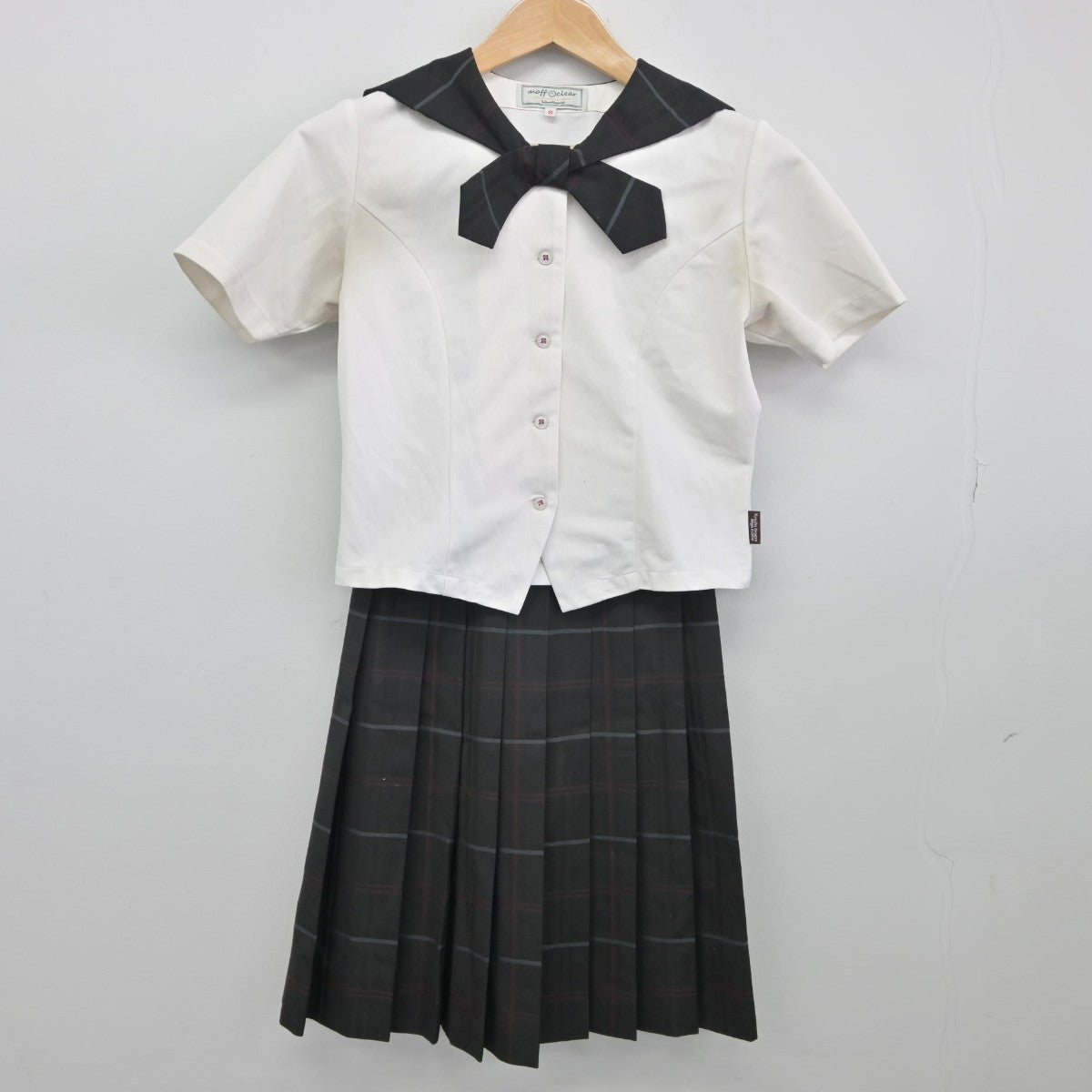 【中古】福岡県 九州産業大学付属九州産業高校 女子制服 2点（シャツ・スカート）sf034244