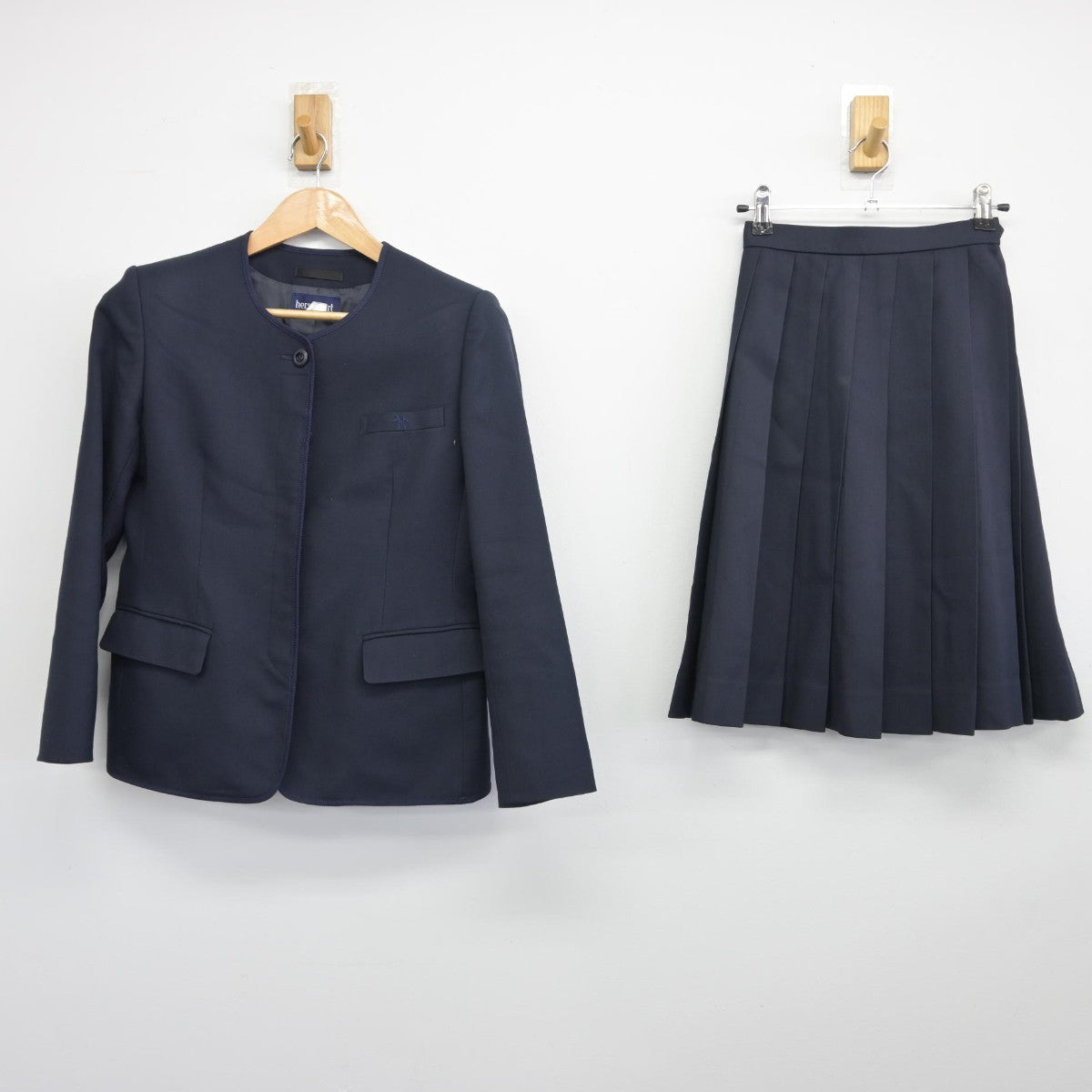 【中古】東京都 白鴎高等学校附属中学校 女子制服 2点（ブレザー・スカート）sf034261