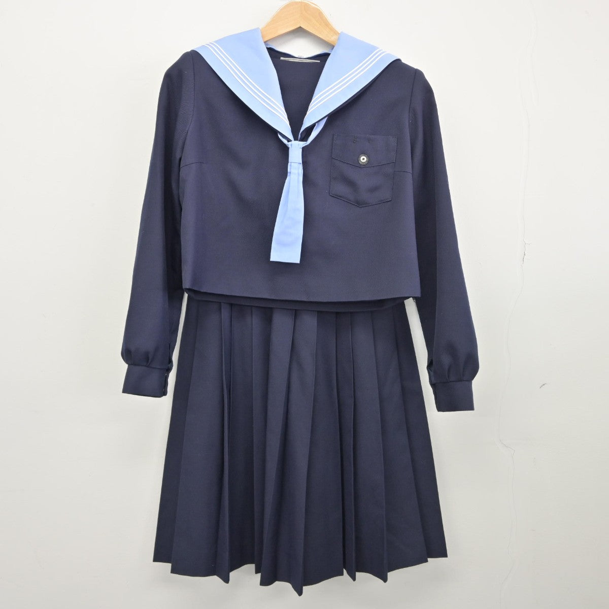 【中古】大阪府 河南町立中学校 女子制服 3点（セーラー服・スカート）sf034262