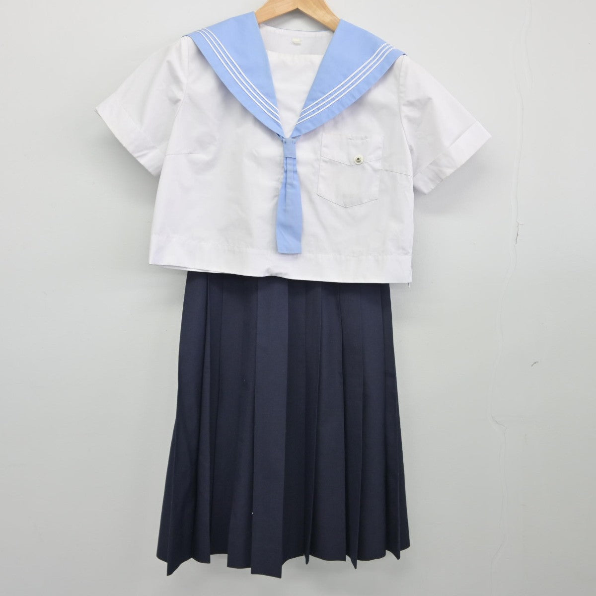 【中古】大阪府 河南町立中学校 女子制服 3点（セーラー服・スカート）sf034263