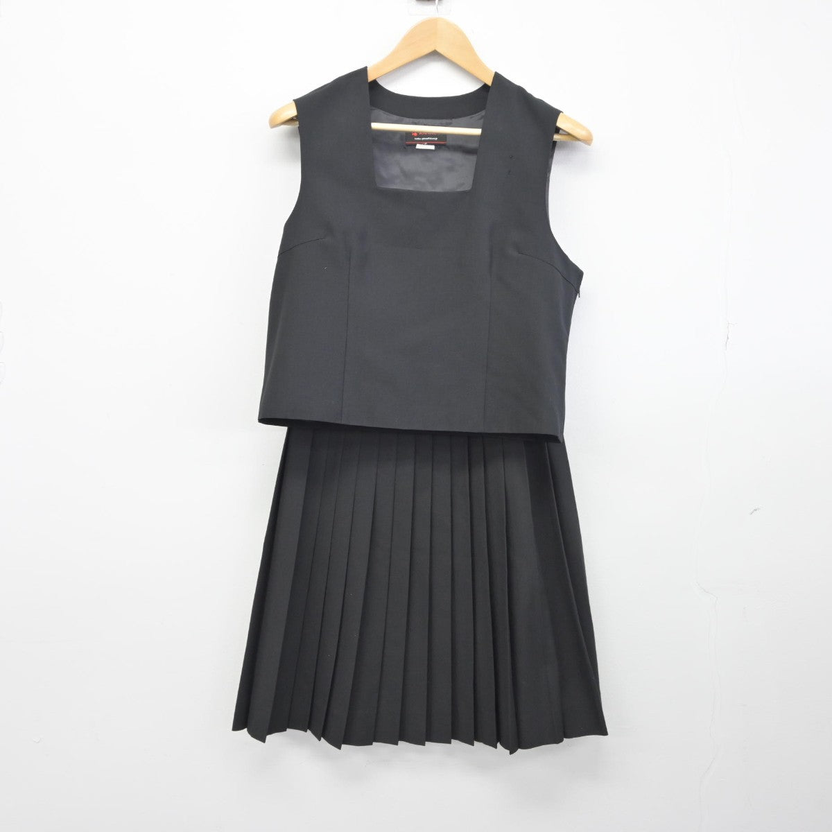 【中古】香川県 高松第一高等学校 女子制服 2点（ベスト・スカート）sf034277