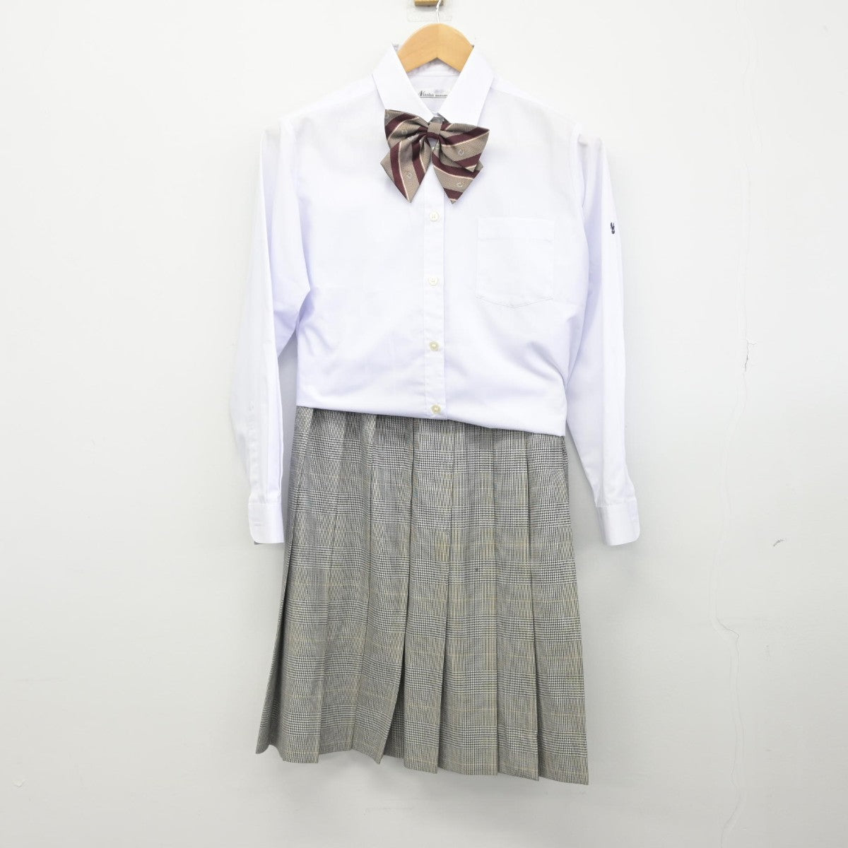 【中古】鹿児島県 鹿児島城西高等学校 女子制服 4点（ブレザー・シャツ・スカート）sf034279