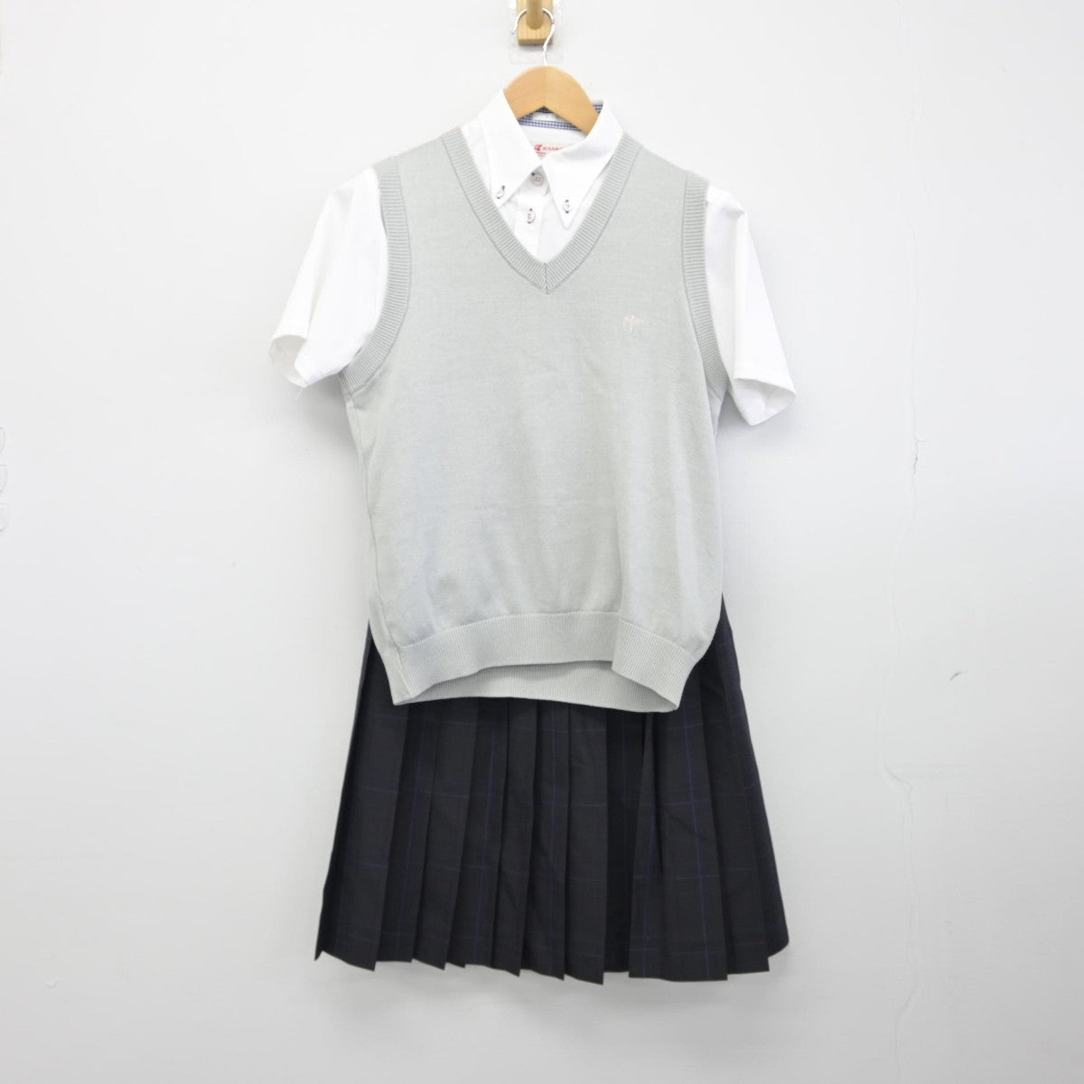 【中古】岐阜県 美濃加茂高等学校 女子制服 4点（ニットベスト・シャツ・スカート）sf034294