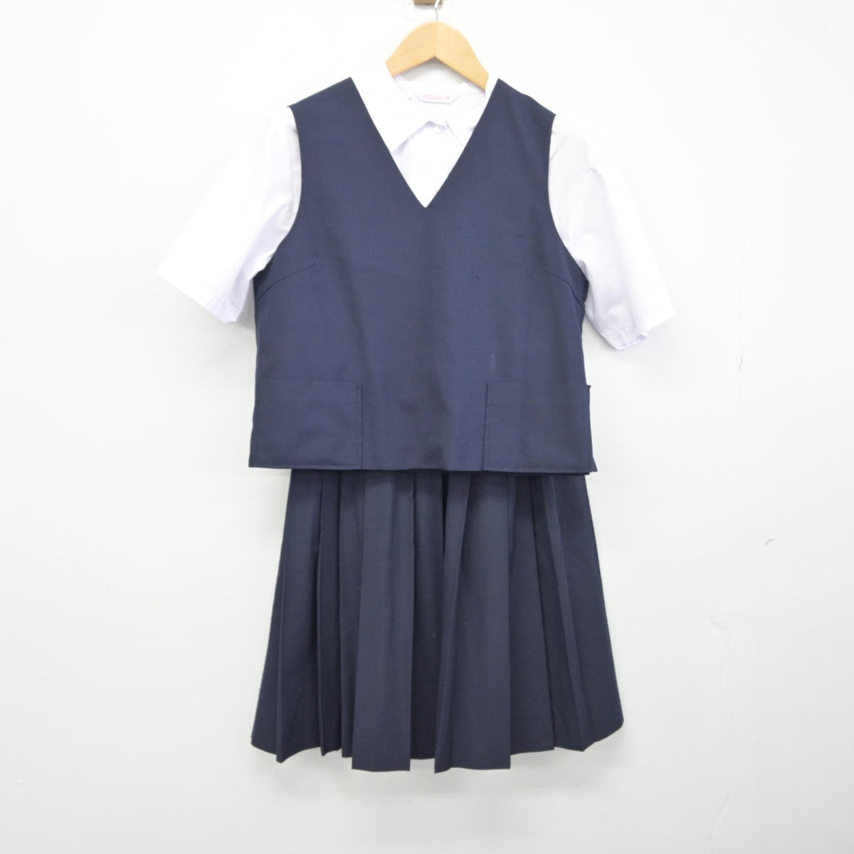 【中古】岩手県 盛岡市立大宮中学校 女子制服 3点（ベスト・シャツ・スカート）sf034312