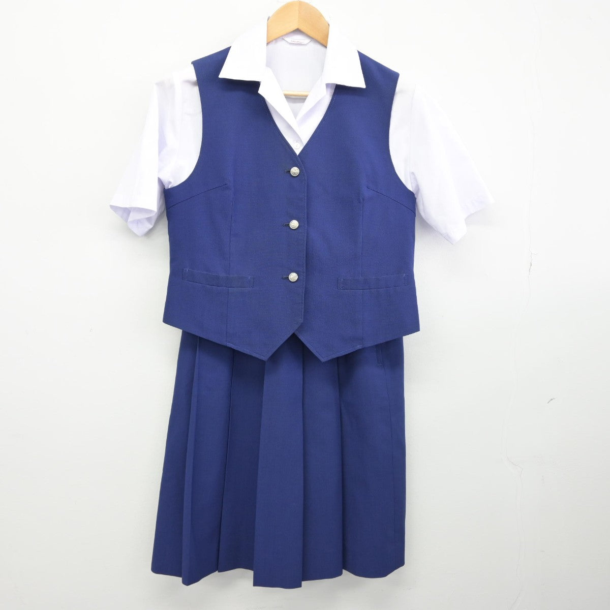 【中古】岩手県 不来方高等学校 女子制服 3点（ベスト・シャツ・スカート）sf034317