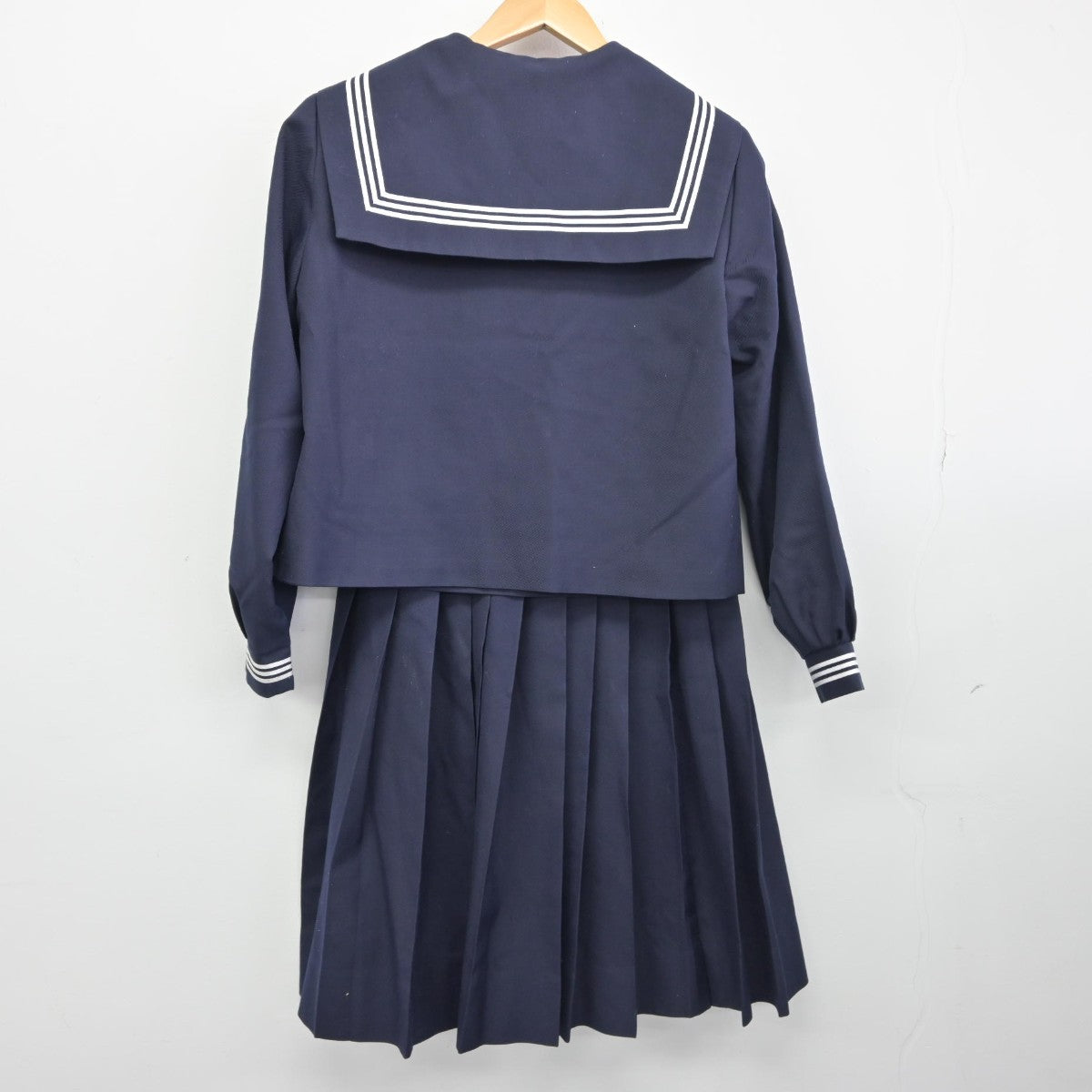 【中古】宮崎県 宮崎市立大宮中学校 女子制服 3点（セーラー服・スカート）sf034319