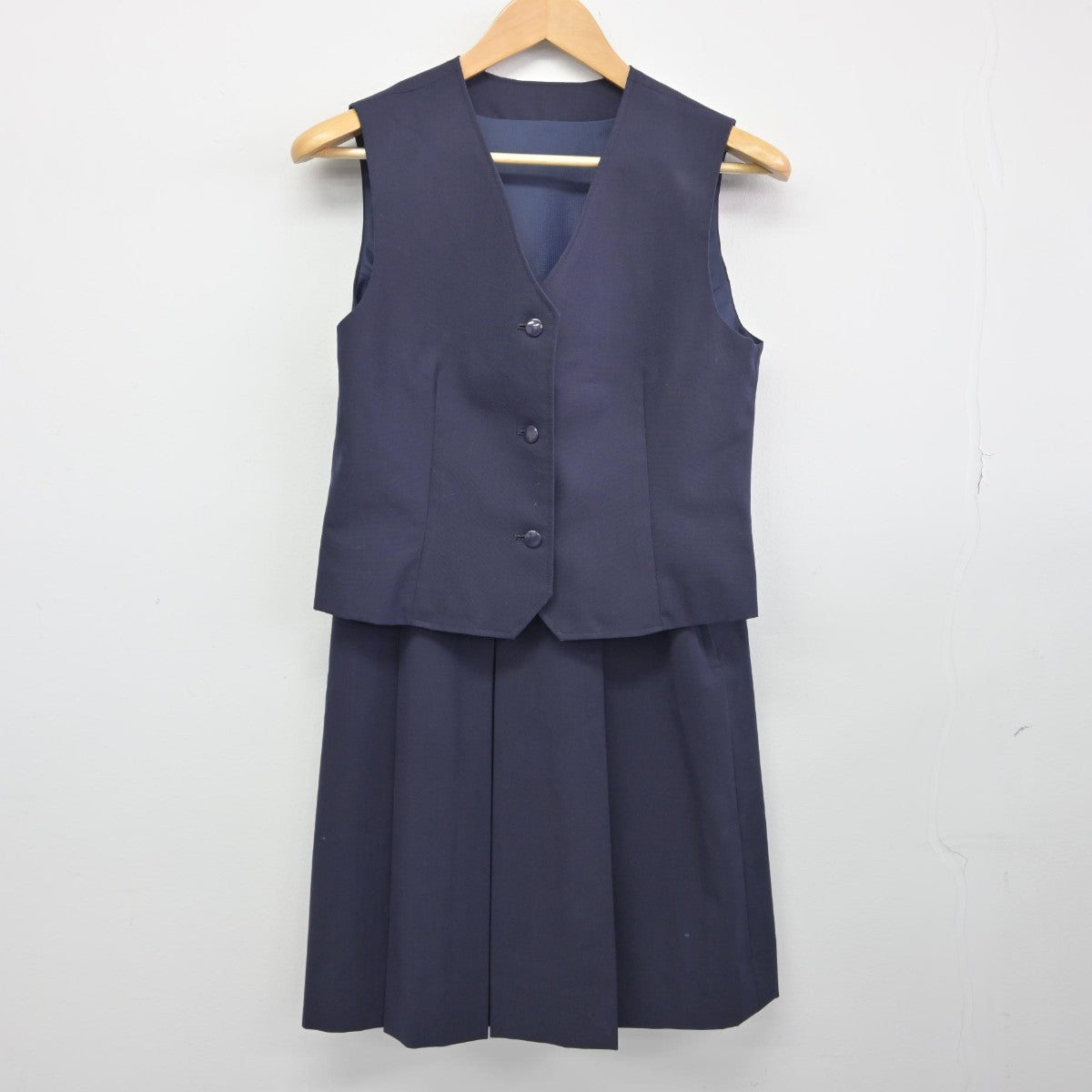 【中古】東京都 上水中学校 女子制服 2点（ベスト・スカート）sf034326