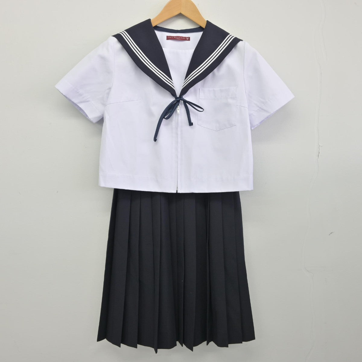 【中古】愛知県 形原中学校 女子制服 2点（セーラー服・スカート）sf034329