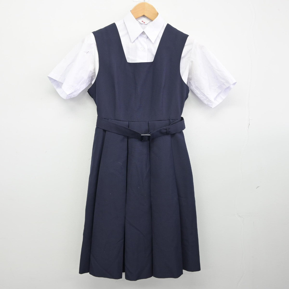 【中古】長崎県 長崎純心高等学校 女子制服 2点（ジャンパースカート・シャツ）sf034336