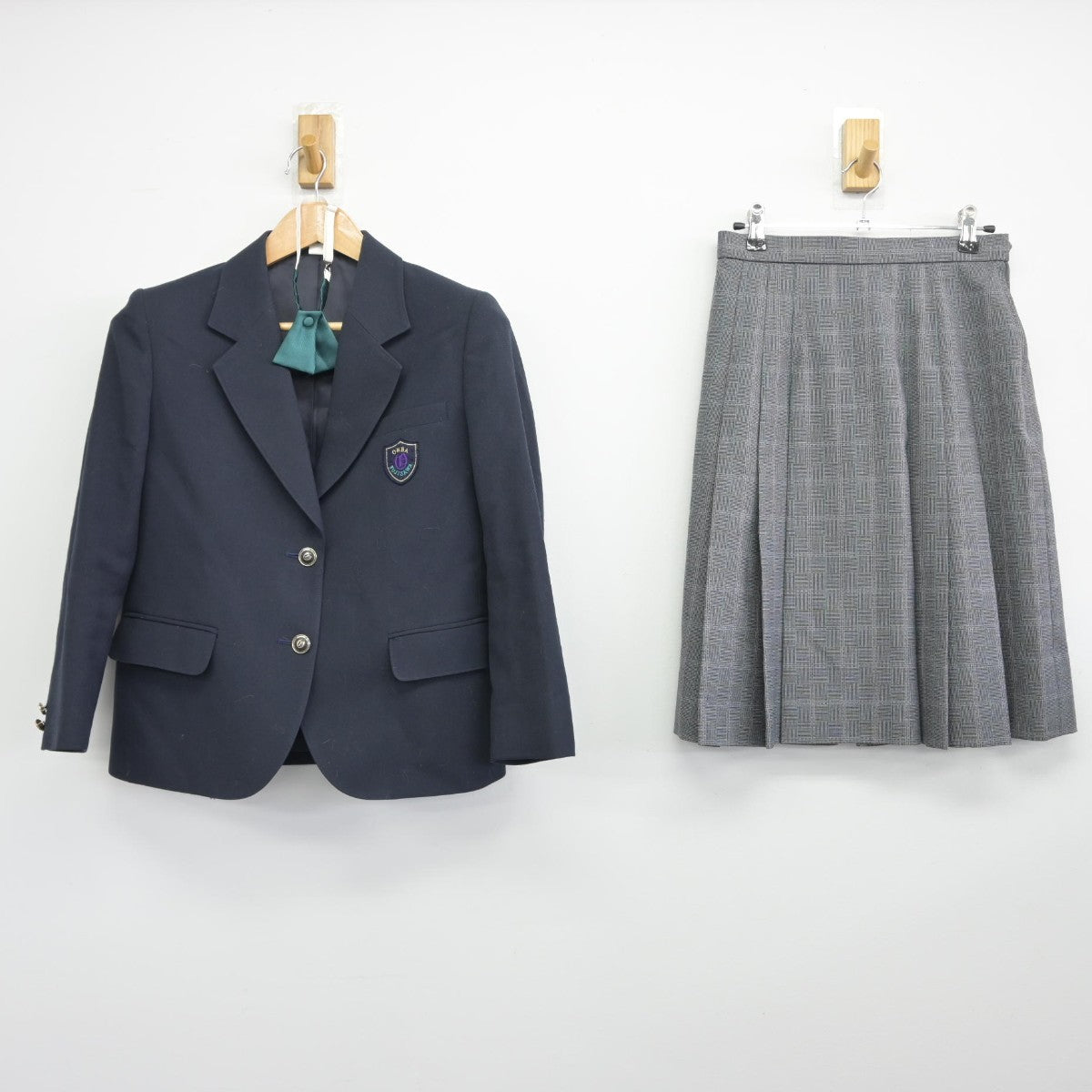 【中古】神奈川県 大庭中学校 女子制服 3点（ブレザー・スカート）sf034349