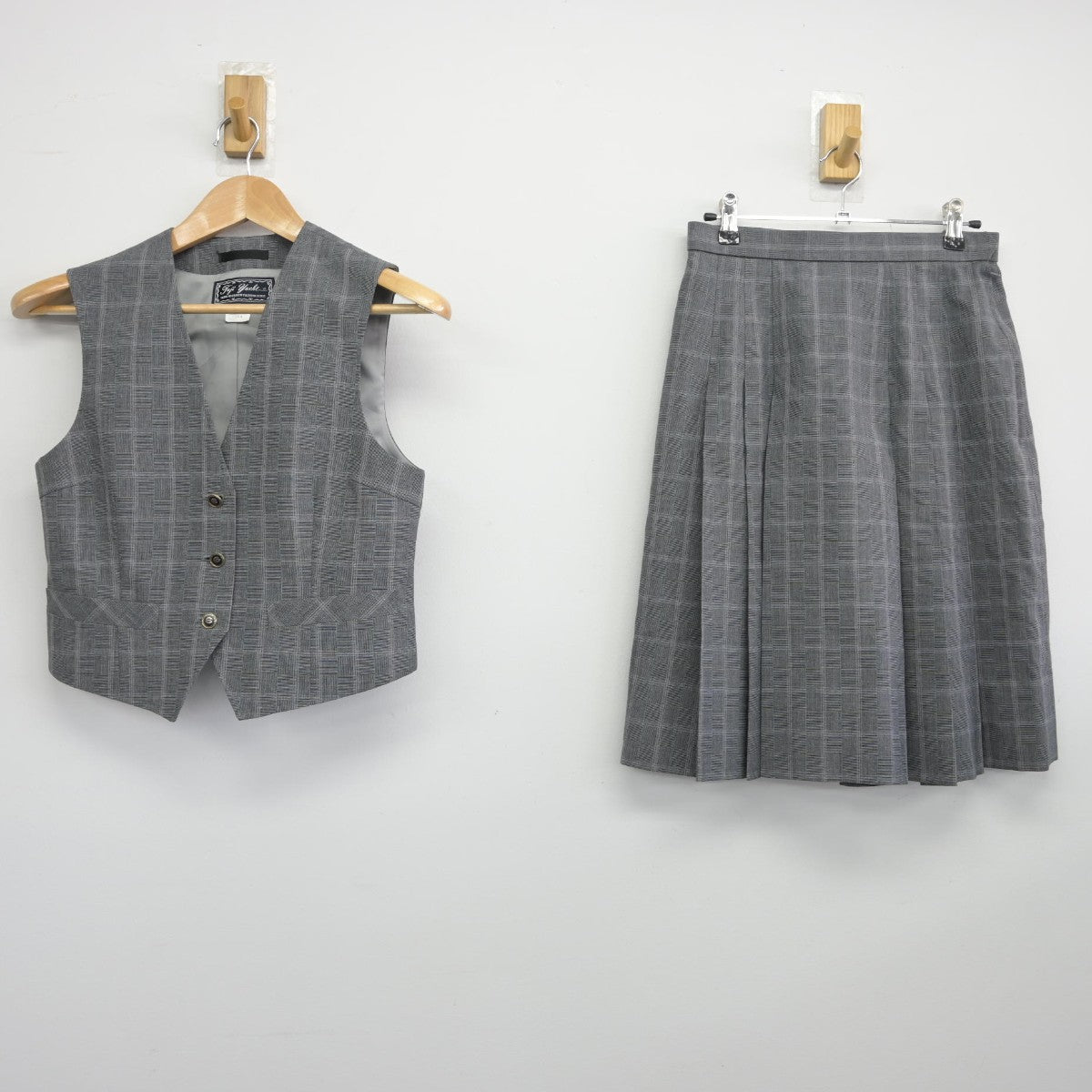 【中古】神奈川県 大庭中学校 女子制服 2点（ベスト・スカート）sf034350