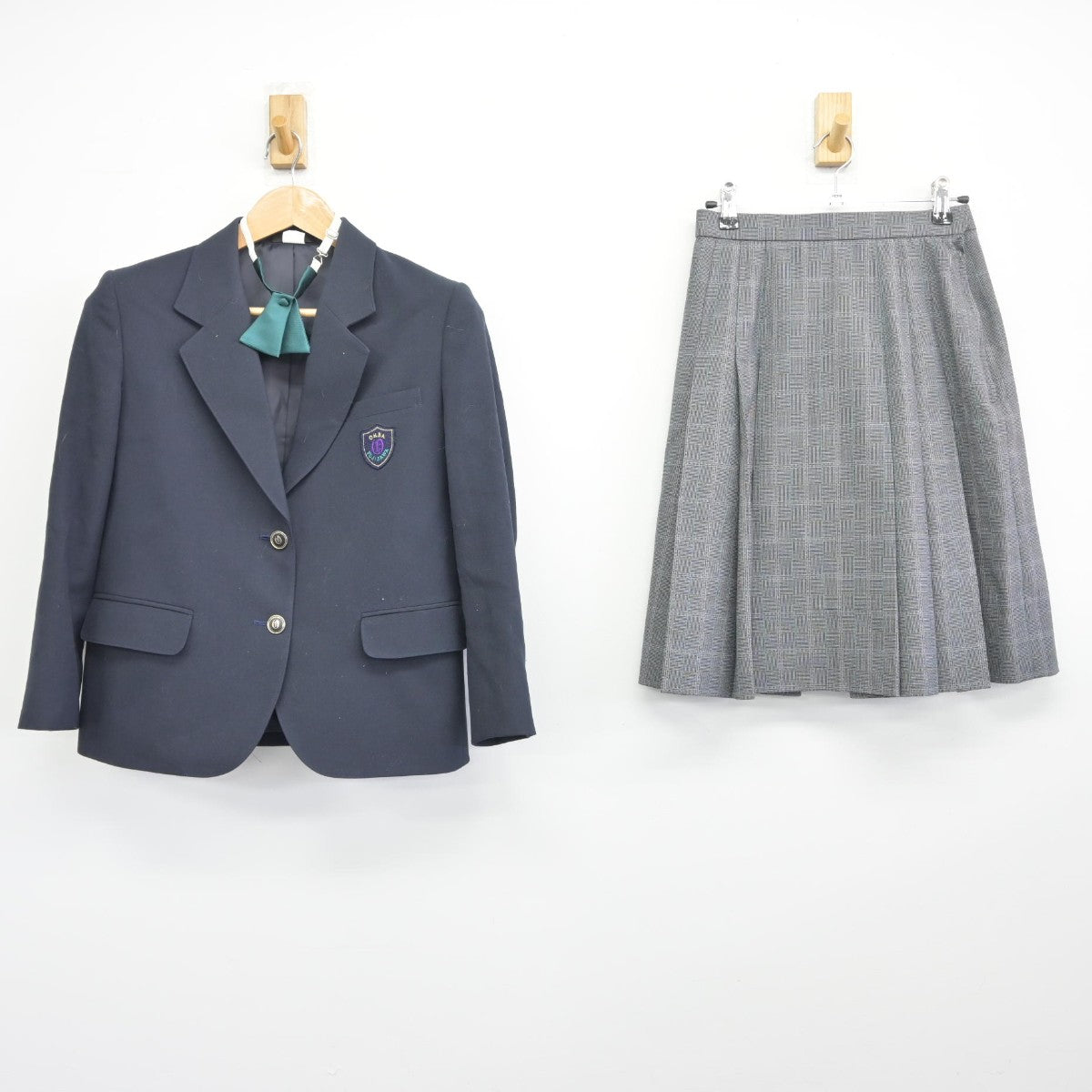 【中古】神奈川県 大庭中学校 女子制服 3点（ブレザー・スカート）sf034352