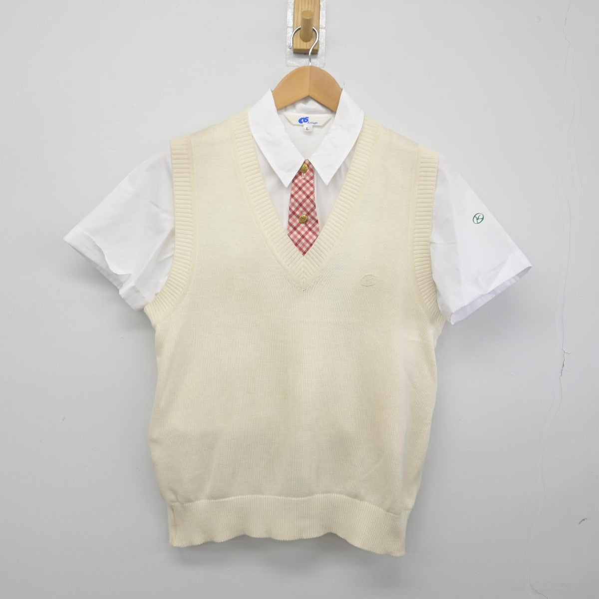 【中古】大阪府 関西大倉中学校 女子制服 3点（ニットベスト・シャツ）sf034372