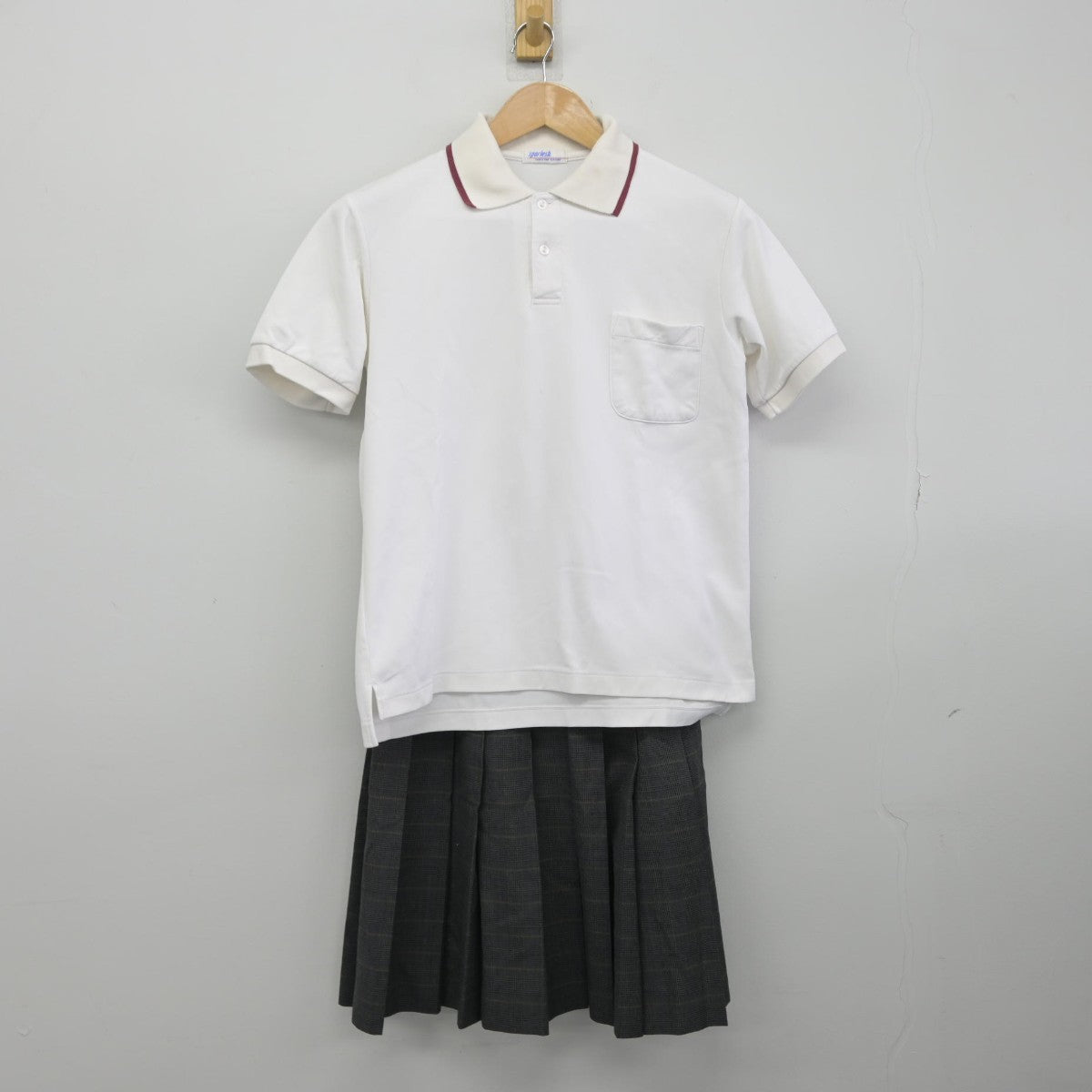 【中古】埼玉県 日進中学校 女子制服 2点（シャツ・スカート）sf034429