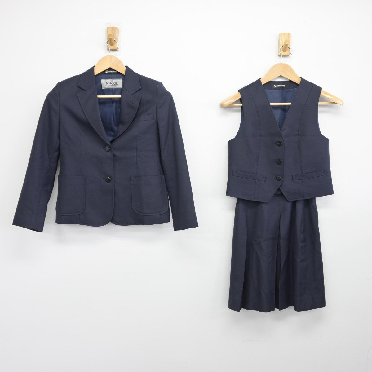 【中古】神奈川県 いずみ野中学校 女子制服 5点（ブレザー・ベスト・スカート・スカート）sf034444