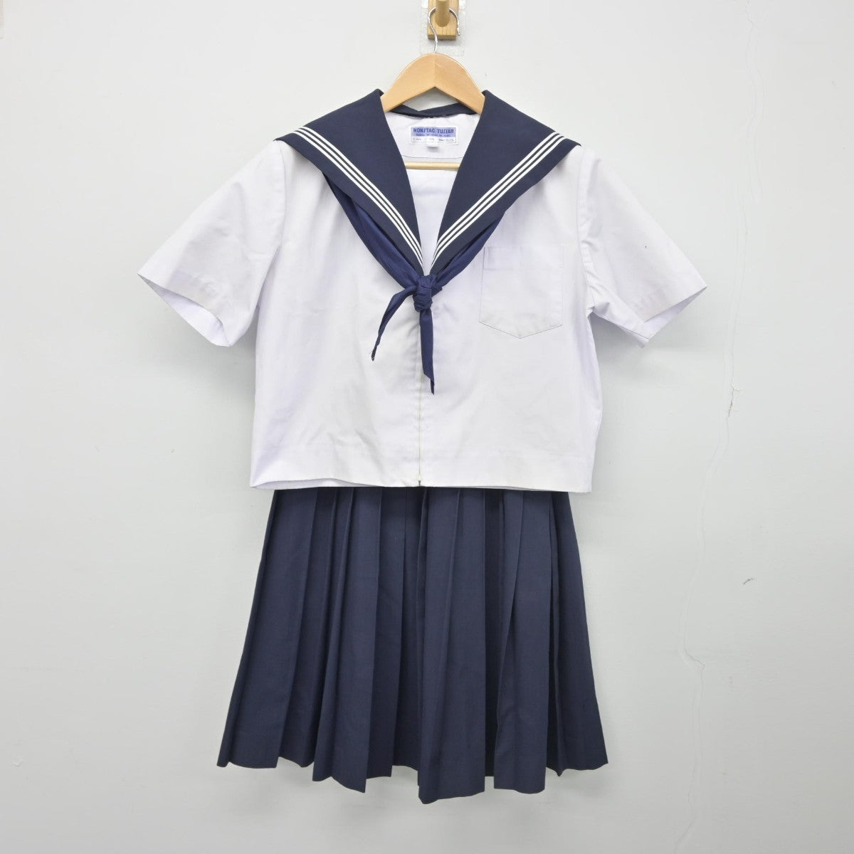 【中古】愛知県 内海中学校 女子制服 3点（セーラー服・スカート）sf034475