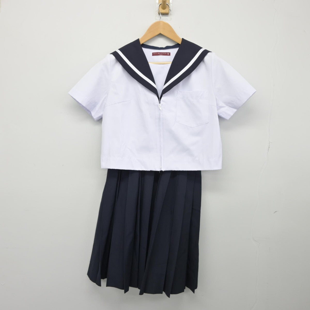 【中古】愛知県 名古屋市立楠中学校 女子制服 3点（セーラー服・セーラー服・スカート）sf034492