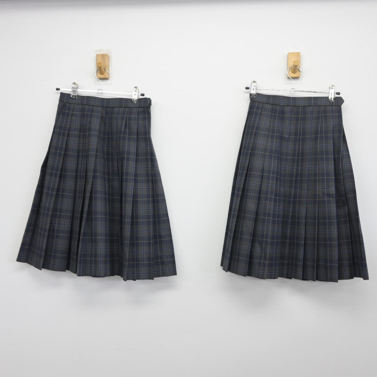 【中古】東京都 多摩市立和田中学校 女子制服 4点（ブレザー・スカート）sf034493