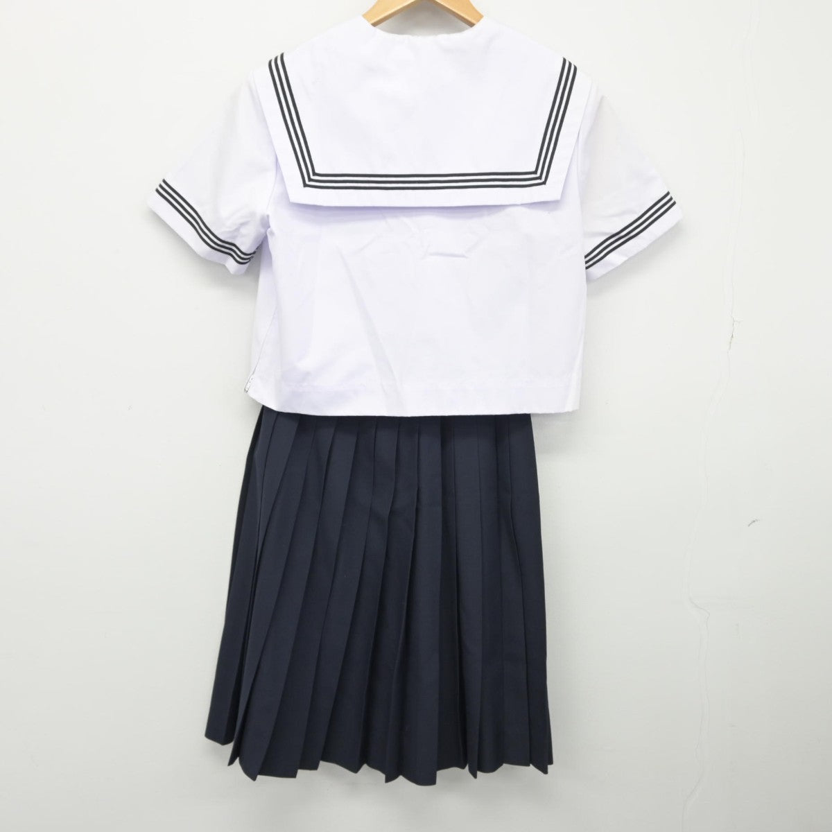 【中古】岐阜県 池田中学校 女子制服 4点（セーラー服・セーラー服・スカート）sf034535