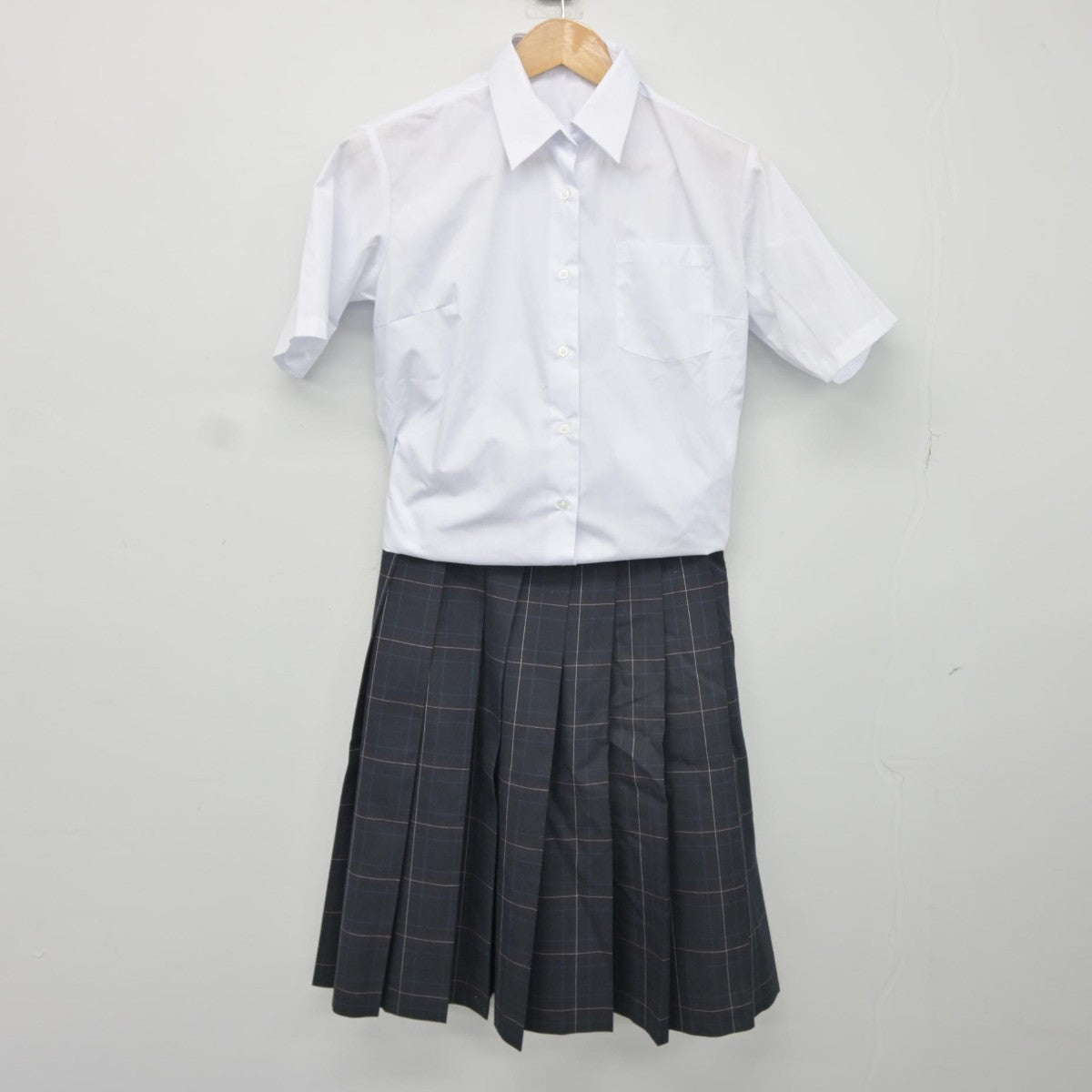 【中古】神奈川県 中原中学校 女子制服 3点（ニットベスト・シャツ・スカート）sf034542