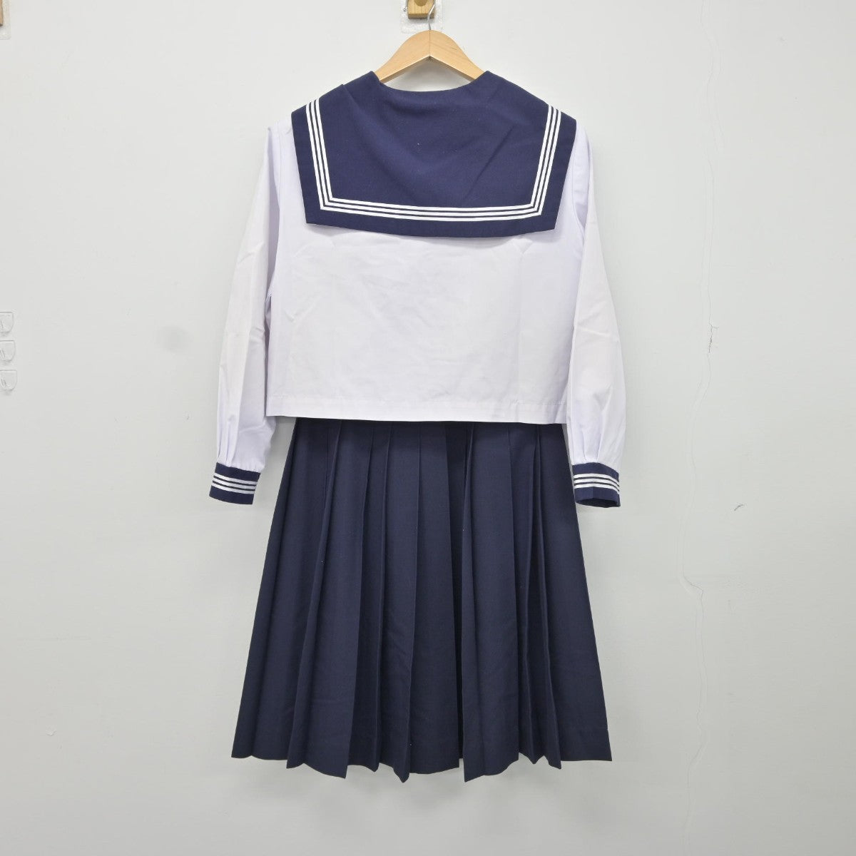 【中古】宮崎県 国富町立本庄中学校 女子制服 3点（セーラー服・シャツ・スカート）sf034598