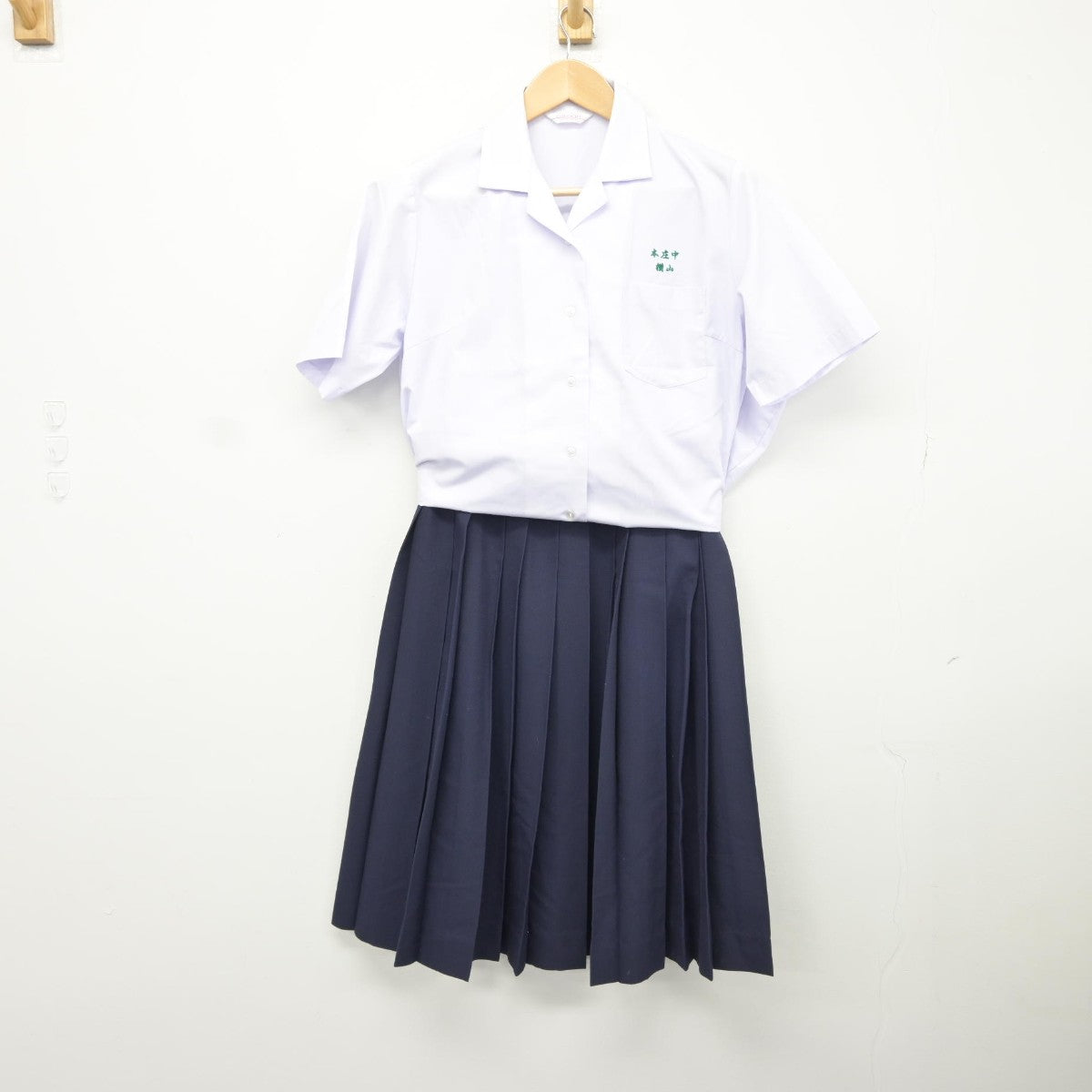 【中古】宮崎県 国富町立本庄中学校 女子制服 3点（セーラー服・シャツ・スカート）sf034598