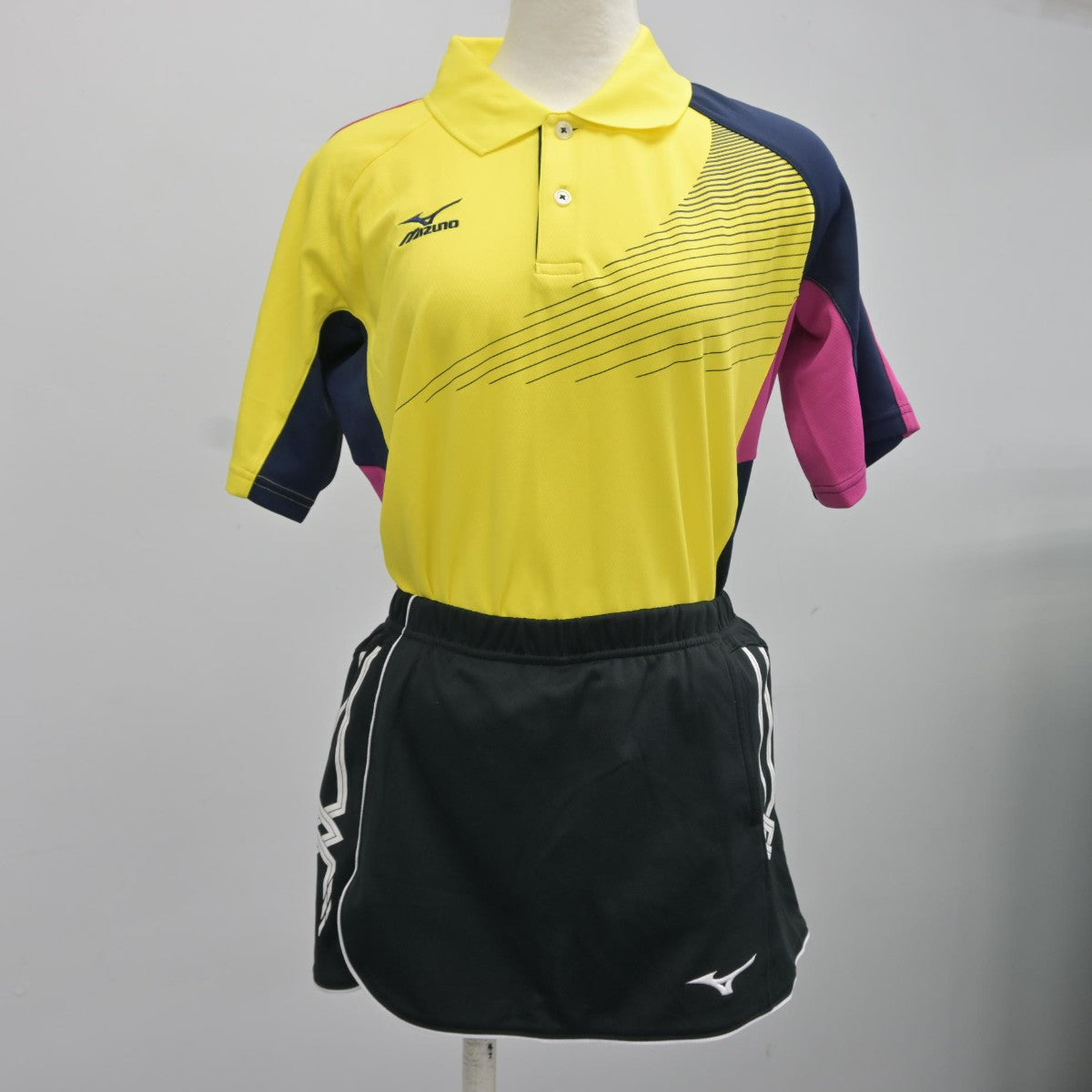 【中古】埼玉県 蓮田南中学校/テニス部ユニフォーム 女子制服 2点（部活ユニフォーム 上・部活ユニフォーム 下）sf034617