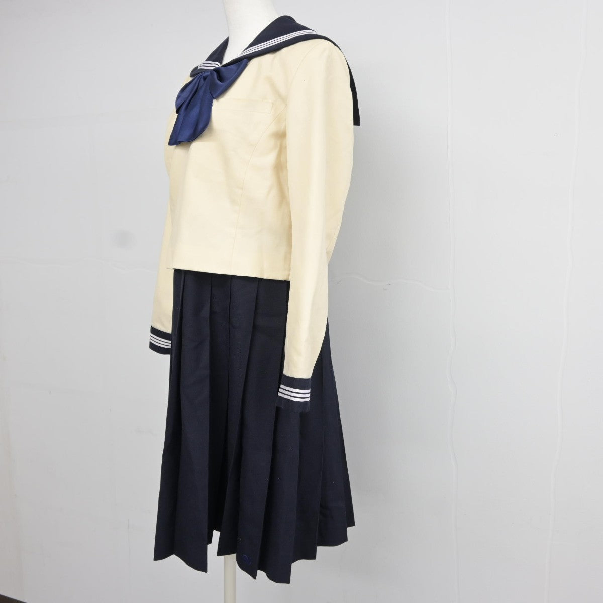 【中古】福岡県 博多女子高等学校 女子制服 3点（セーラー服・ジャンパースカート）sf034631