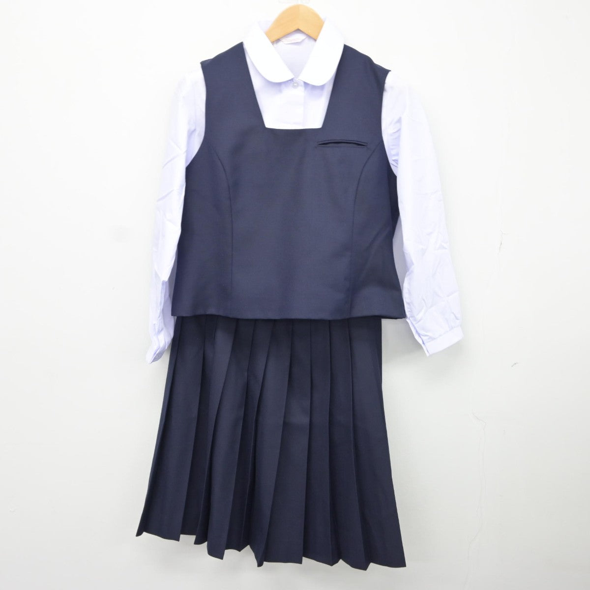 【中古】北海道 小樽市立桜町中学校 女子制服 4点（ブレザー・ベスト・シャツ・スカート）sf034642